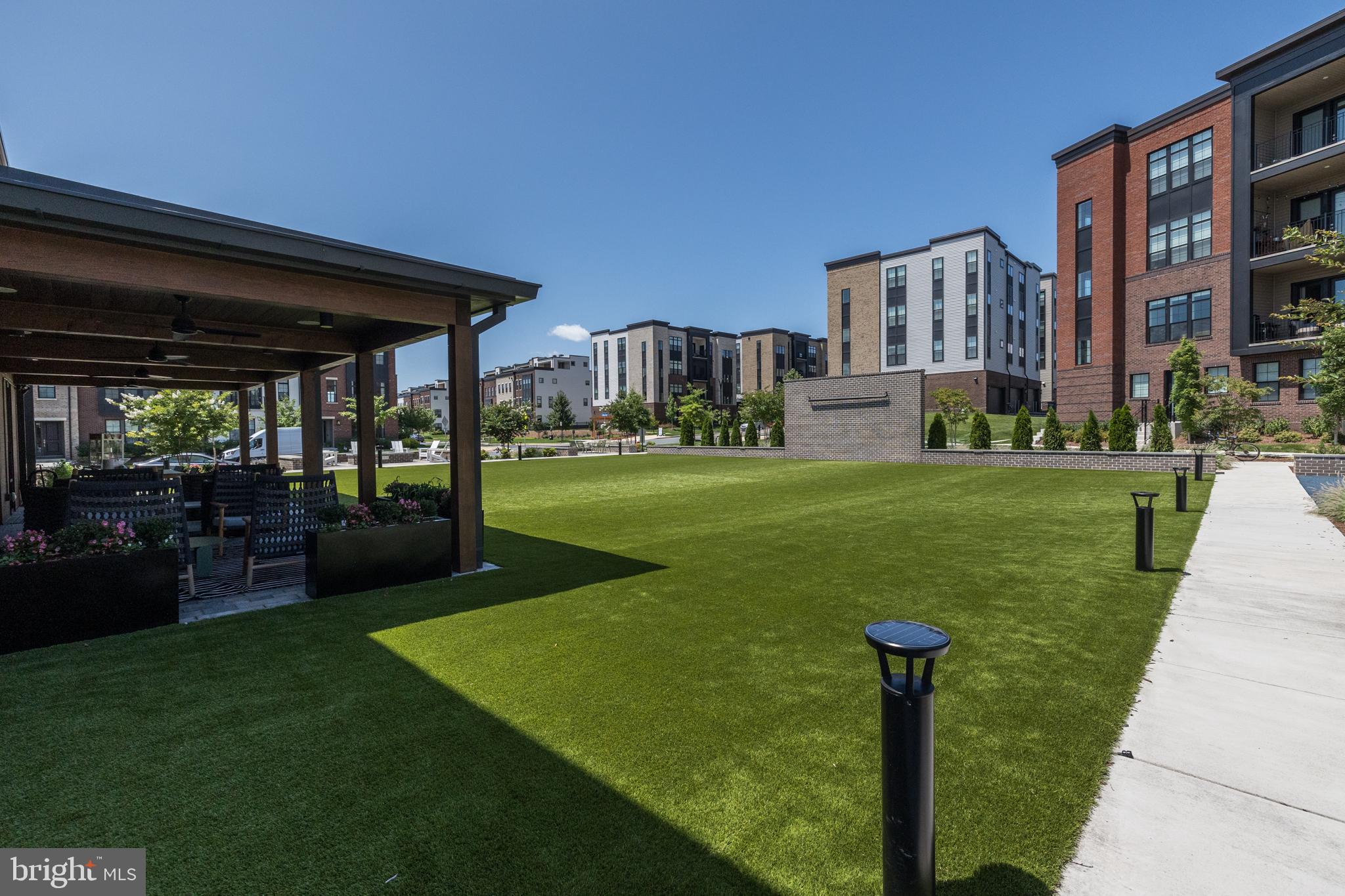 METRO WALK AT MOOREFIELD STATION - Residential