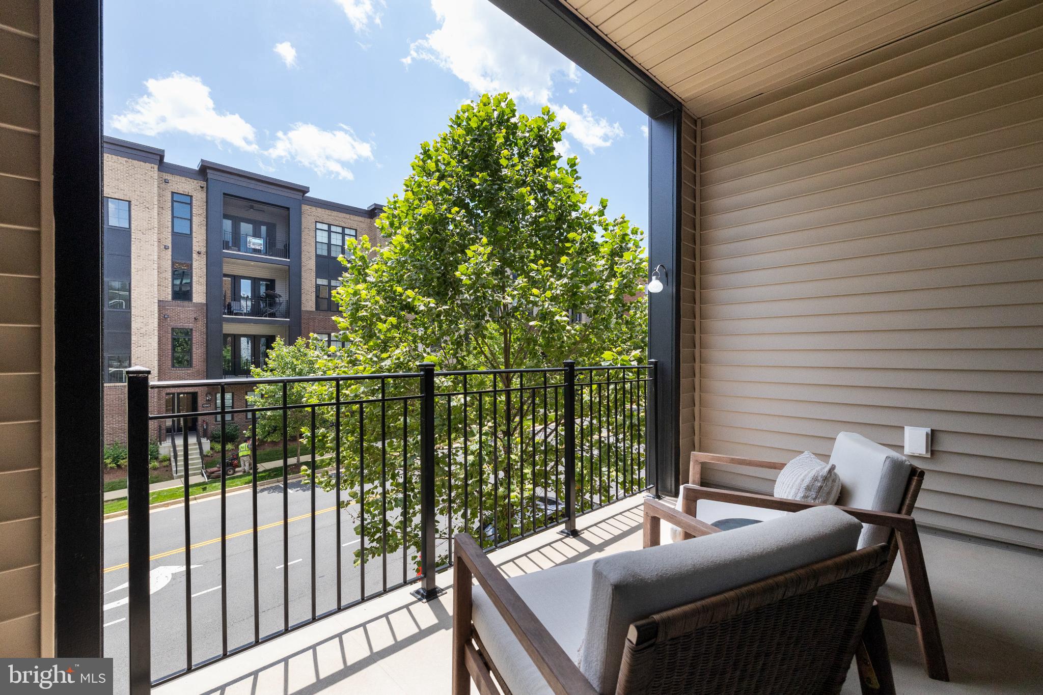 METRO WALK AT MOOREFIELD STATION - Residential