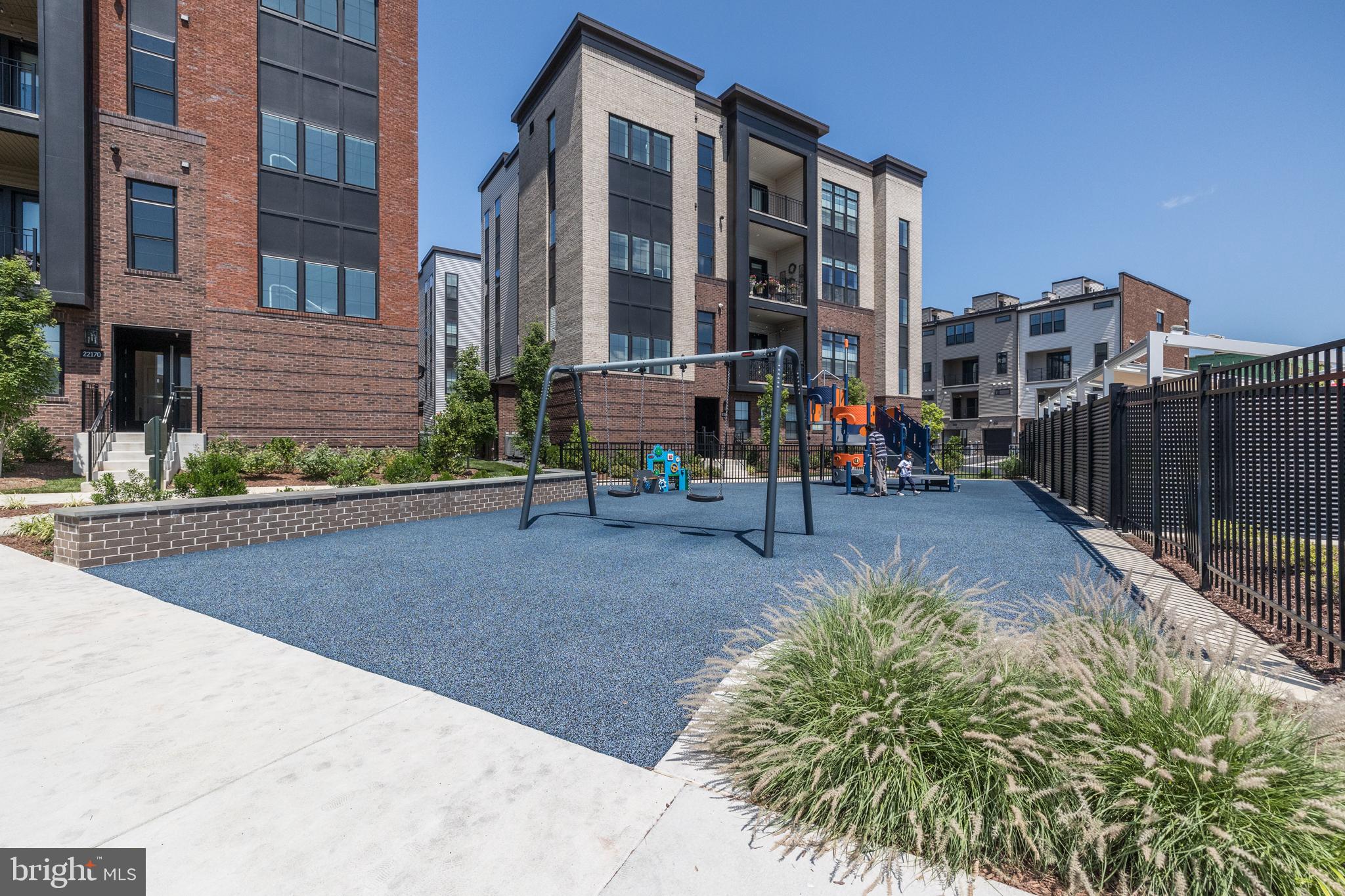 METRO WALK AT MOOREFIELD STATION - Residential