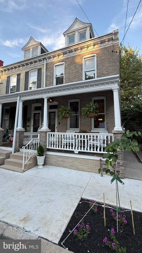 Townhouse For Sale - 113 Nevin Street<br/> LANCASTER, PA 17603