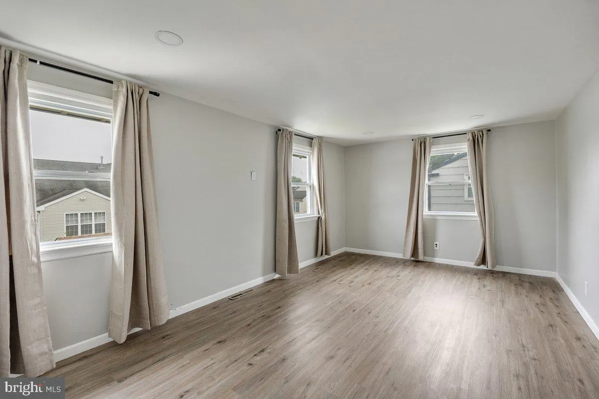 Pennsauken, New Jersey 08109, United States, 3 Bedrooms Bedrooms, ,2 BathroomsBathrooms,Residential,Contingent,126780