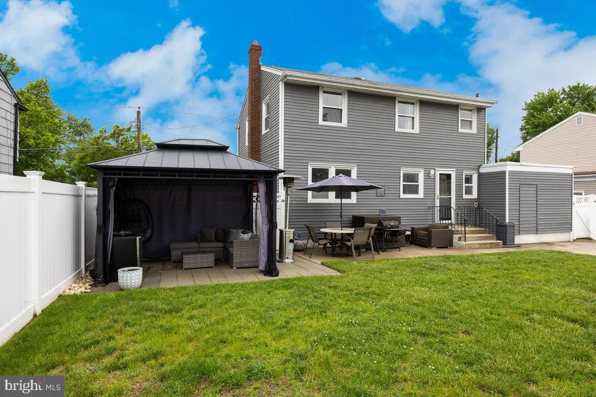 Pennsauken, New Jersey 08109, United States, 3 Bedrooms Bedrooms, ,2 BathroomsBathrooms,Residential,Contingent,126780