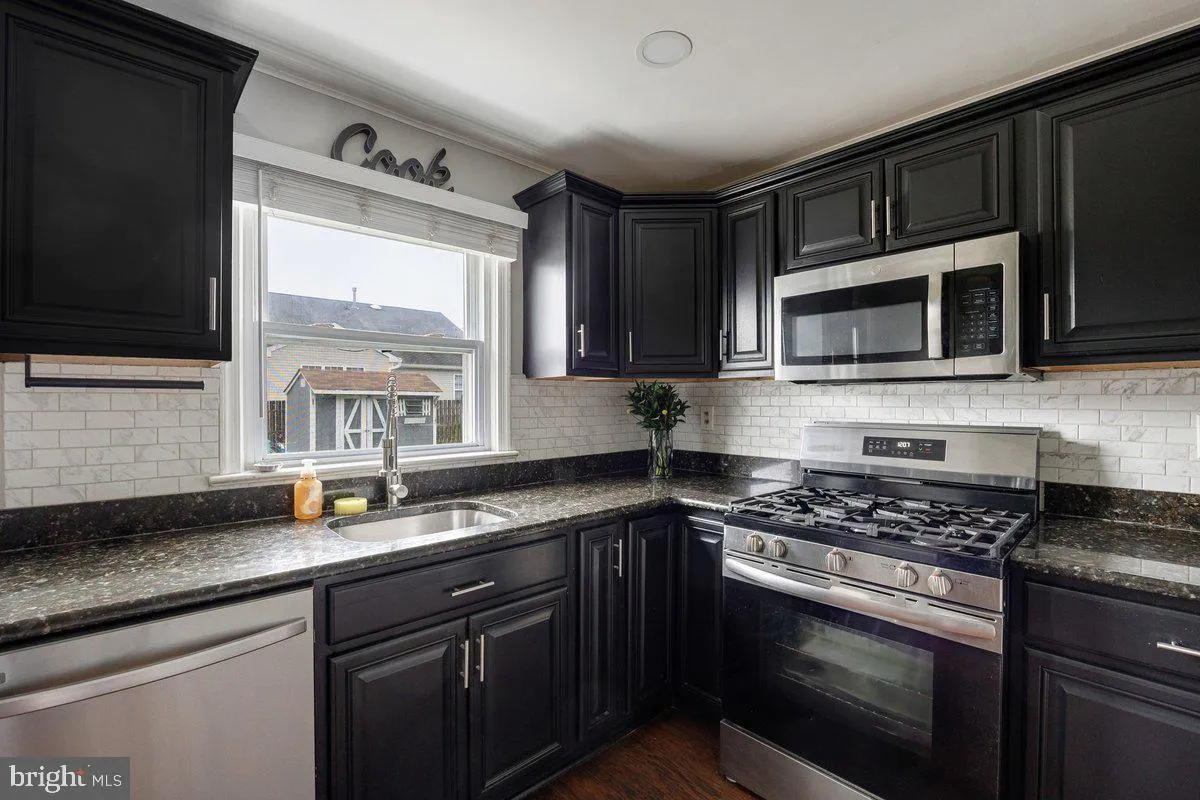 Pennsauken, New Jersey 08109, United States, 3 Bedrooms Bedrooms, ,2 BathroomsBathrooms,Residential,Contingent,126780