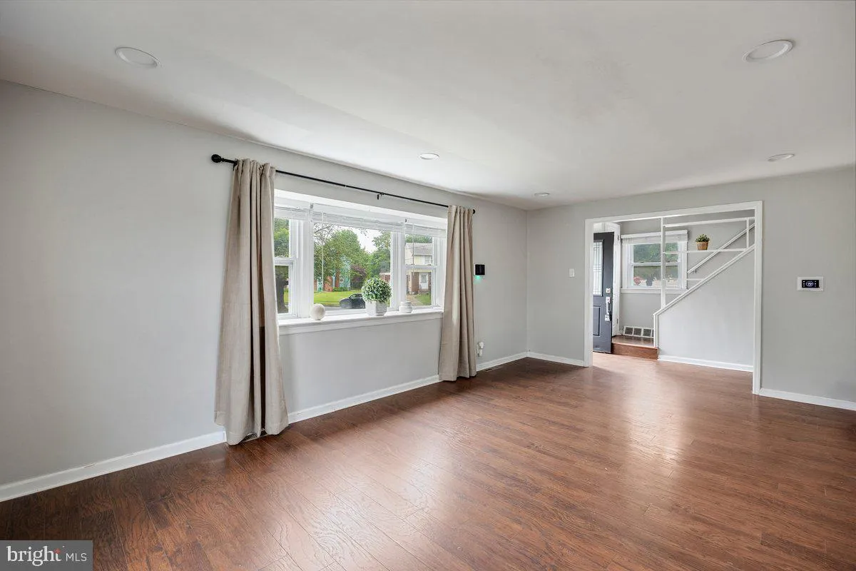 Pennsauken, New Jersey 08109, United States, 3 Bedrooms Bedrooms, ,2 BathroomsBathrooms,Residential,Contingent,126780