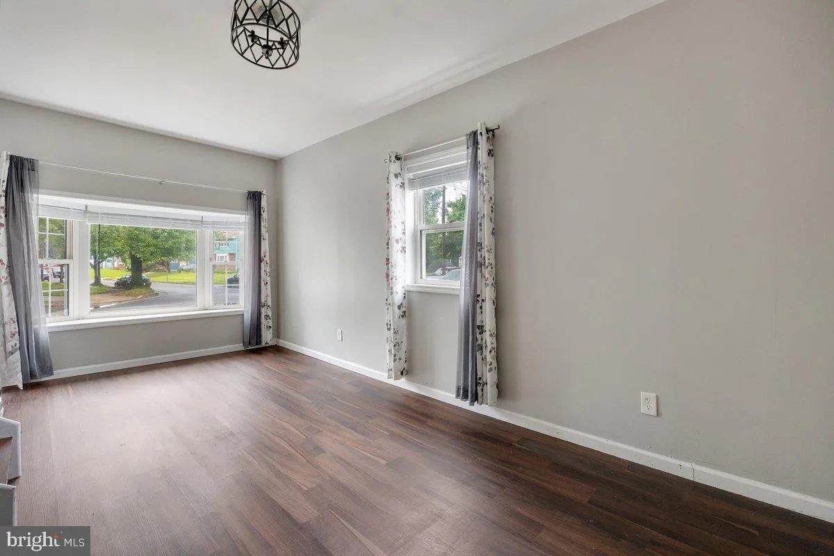 Pennsauken, New Jersey 08109, United States, 3 Bedrooms Bedrooms, ,2 BathroomsBathrooms,Residential,Contingent,126780