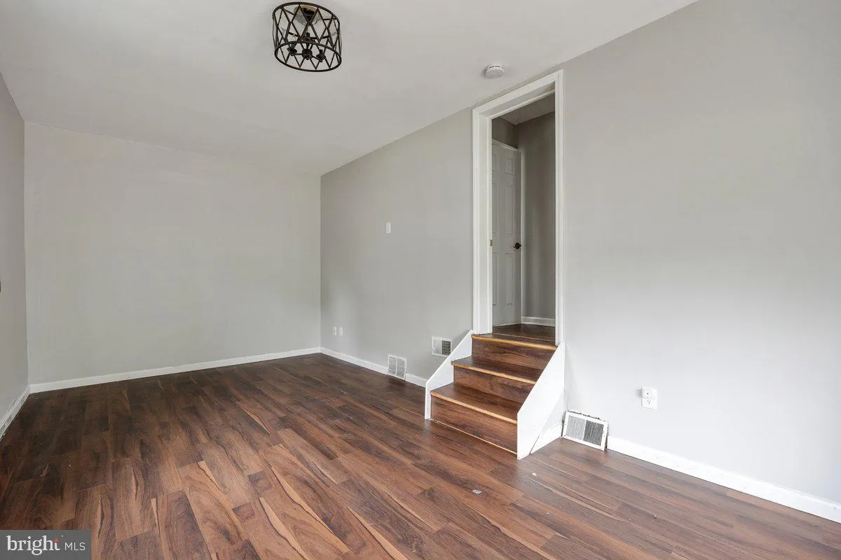 Pennsauken, New Jersey 08109, United States, 3 Bedrooms Bedrooms, ,2 BathroomsBathrooms,Residential,Contingent,126780