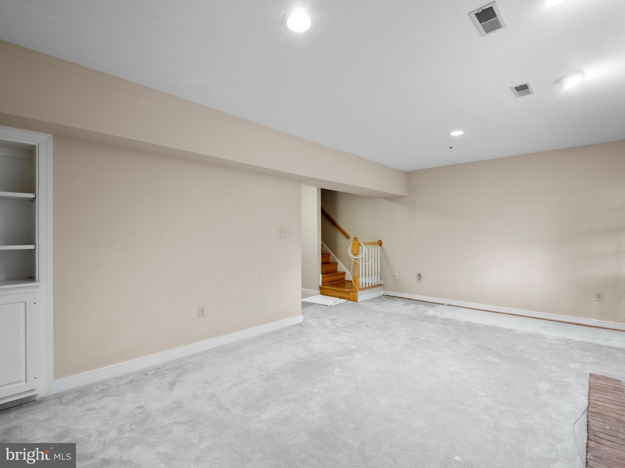 QUINCE ORCHARD KNOLLS - Residential