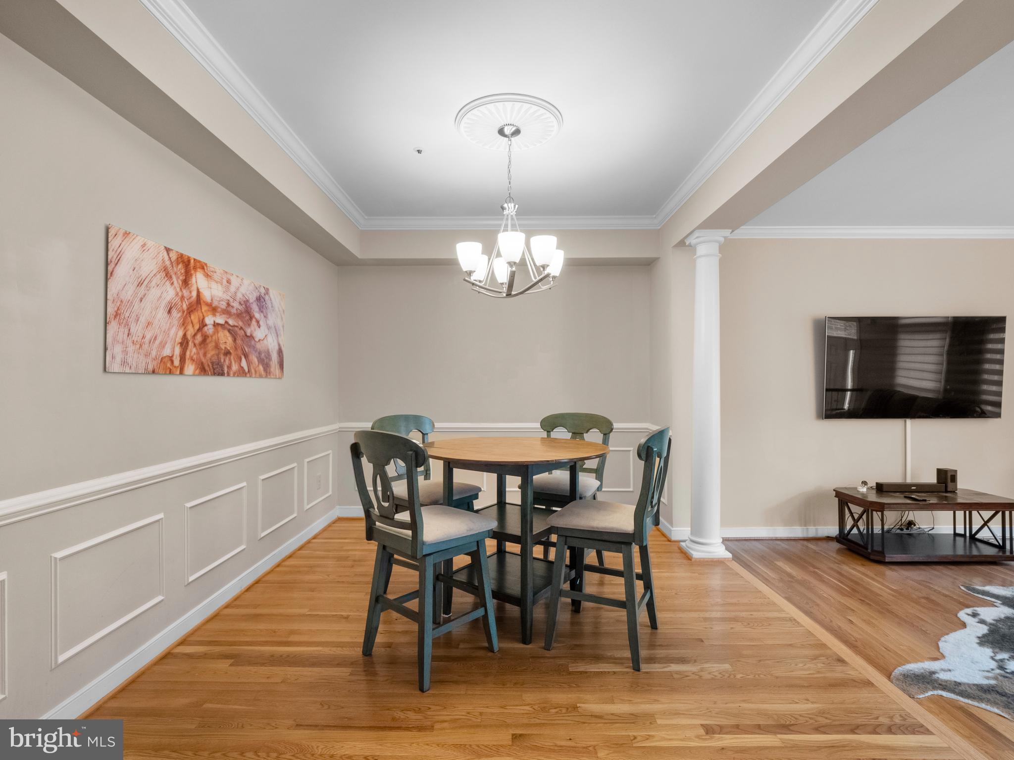 QUINCE ORCHARD KNOLLS - Residential