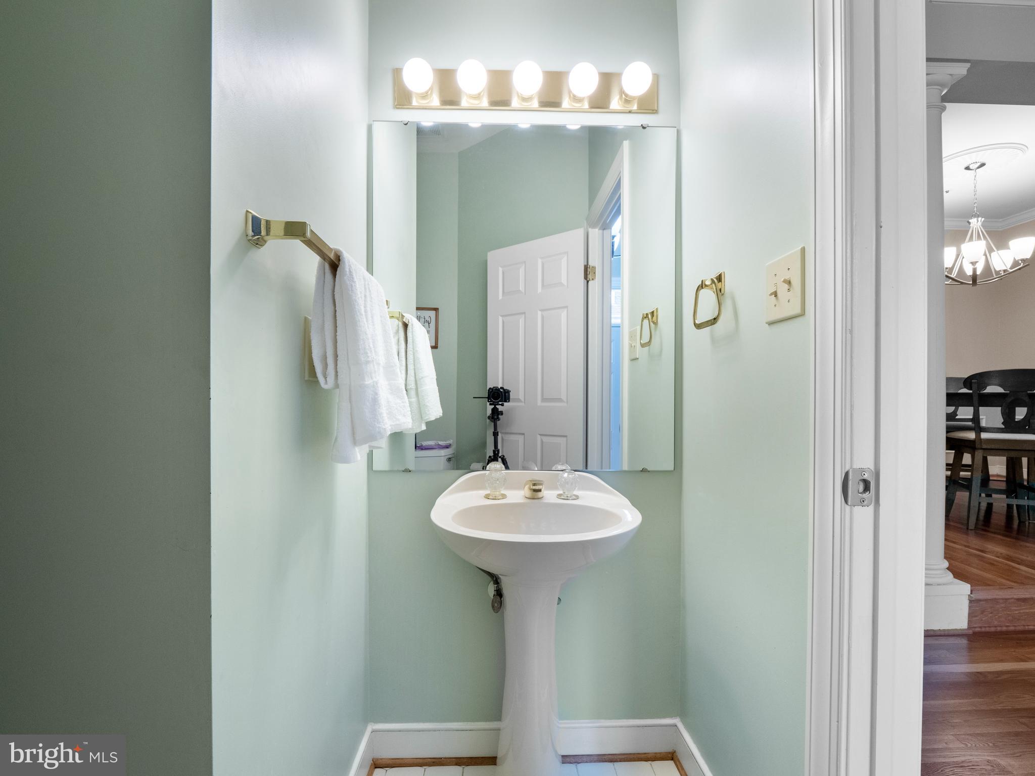 QUINCE ORCHARD KNOLLS - Residential