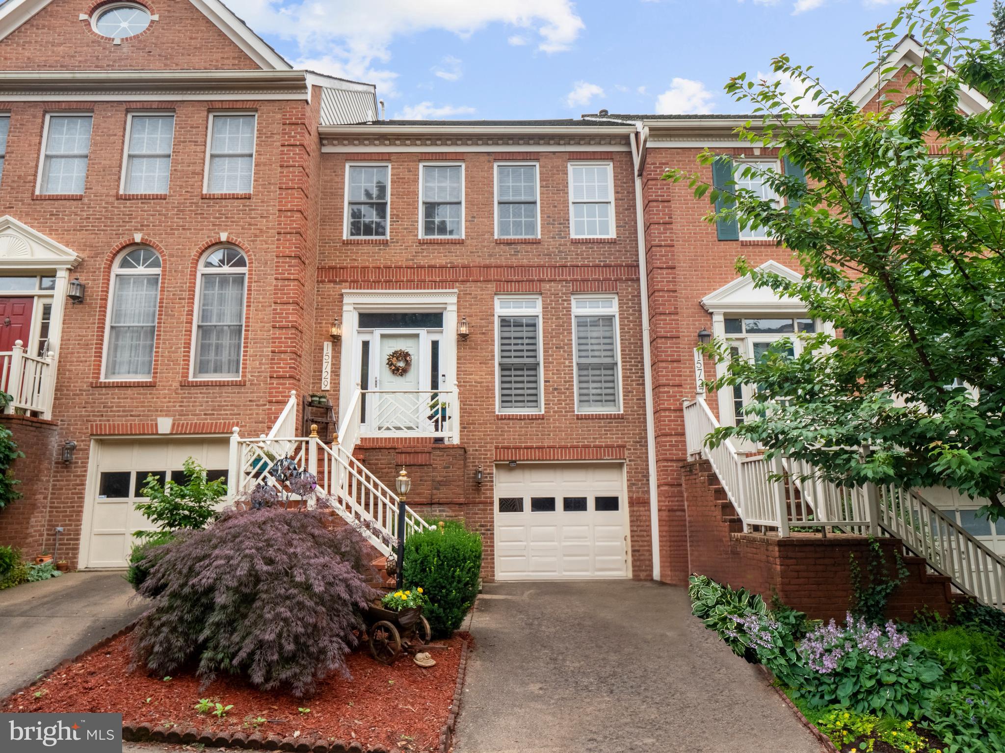 QUINCE ORCHARD KNOLLS - Residential