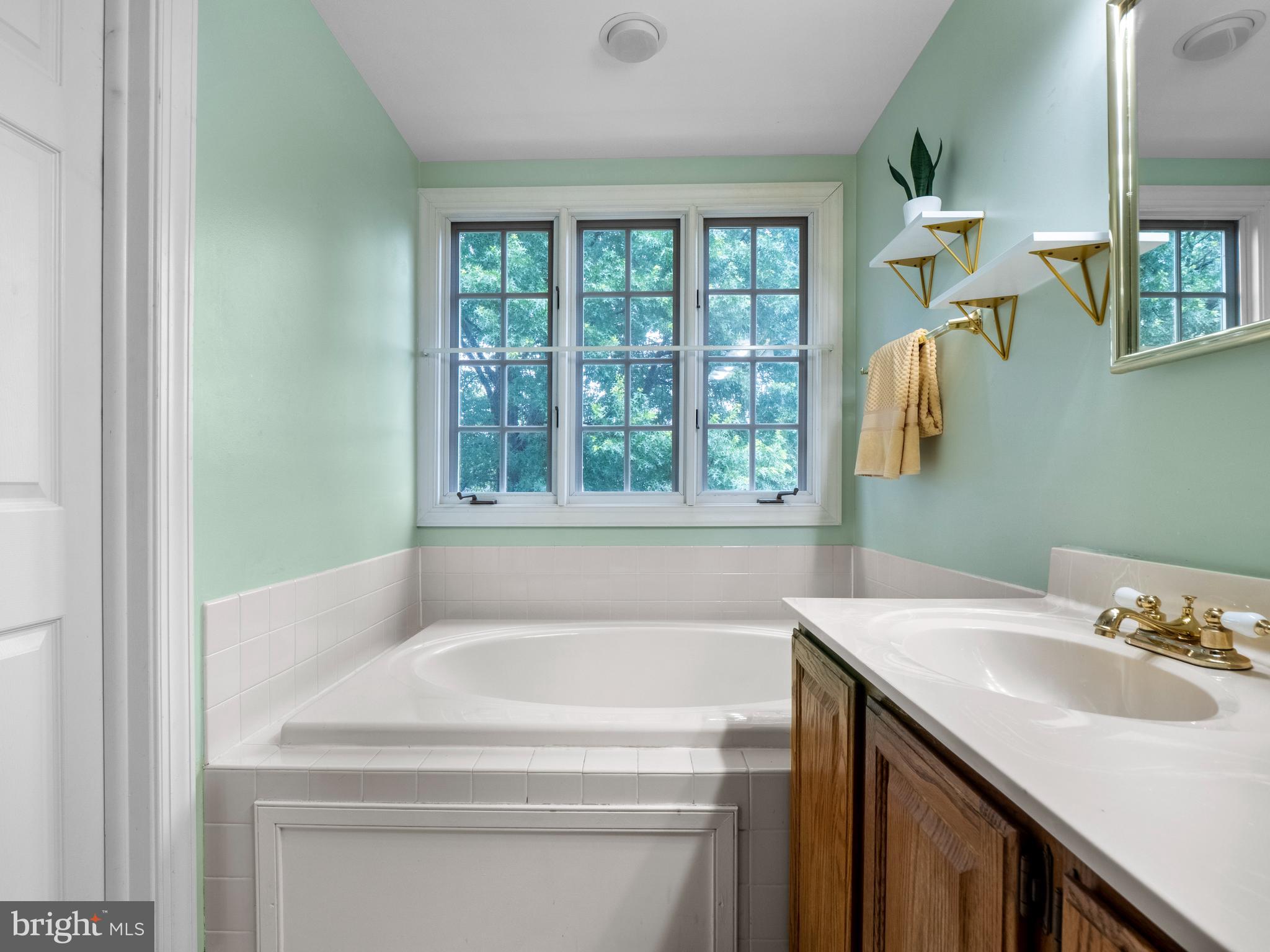 QUINCE ORCHARD KNOLLS - Residential