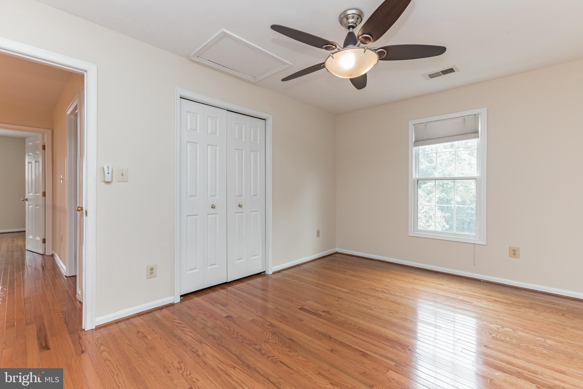 WILLOWS OF POTOMAC - Residential Lease