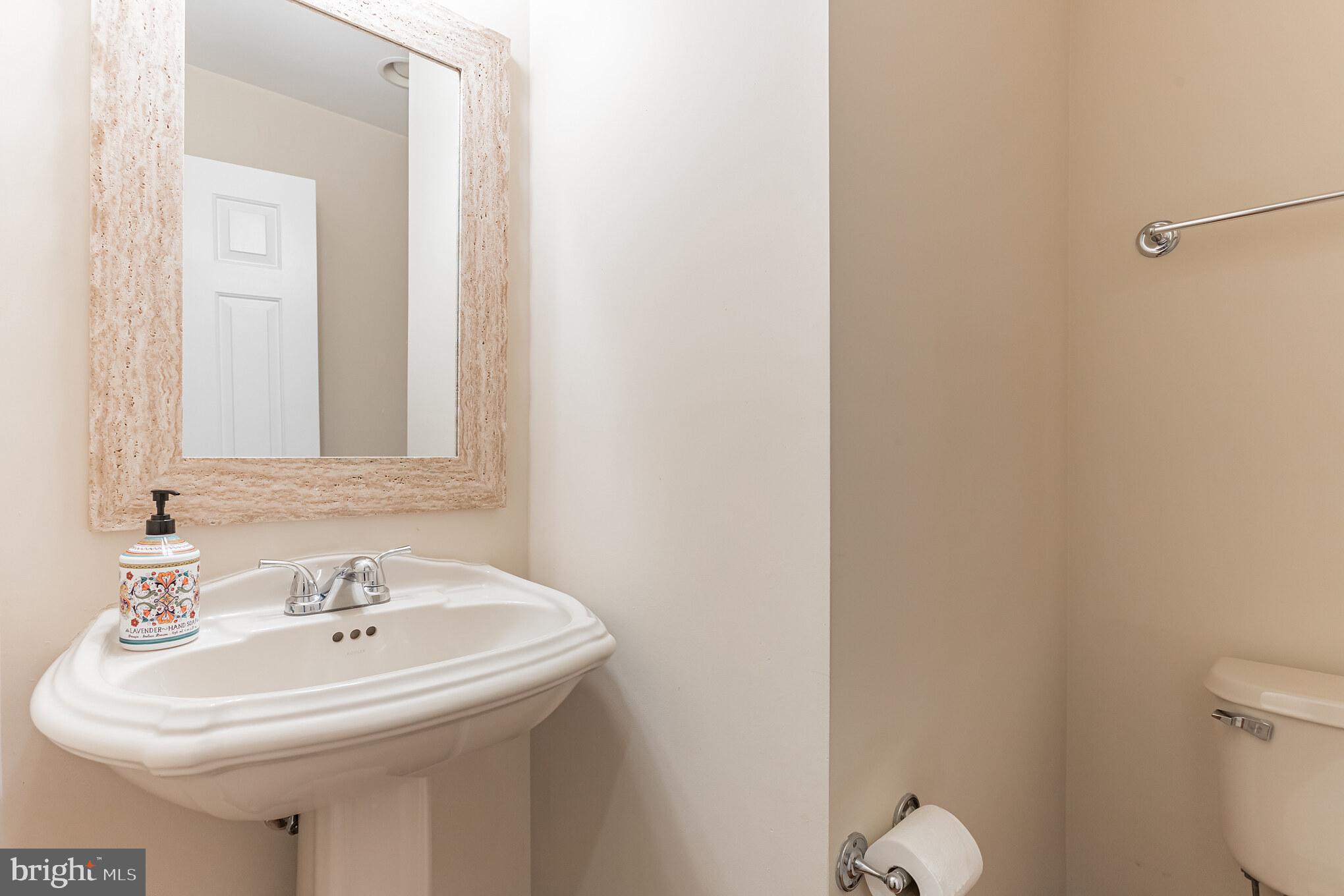 WILLOWS OF POTOMAC - Residential Lease