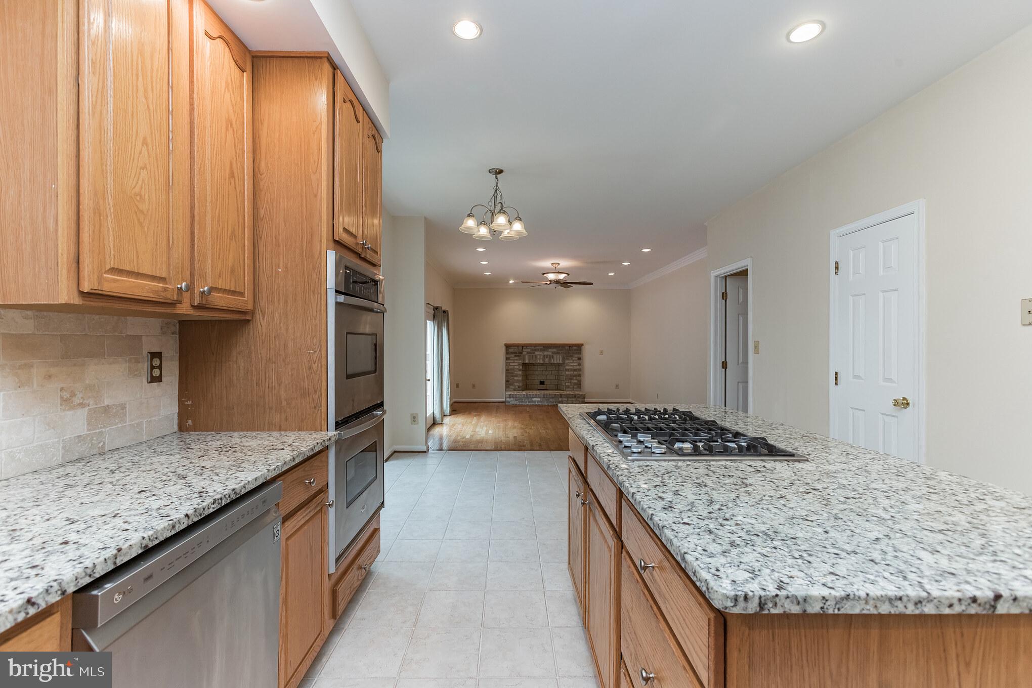 WILLOWS OF POTOMAC - Residential Lease