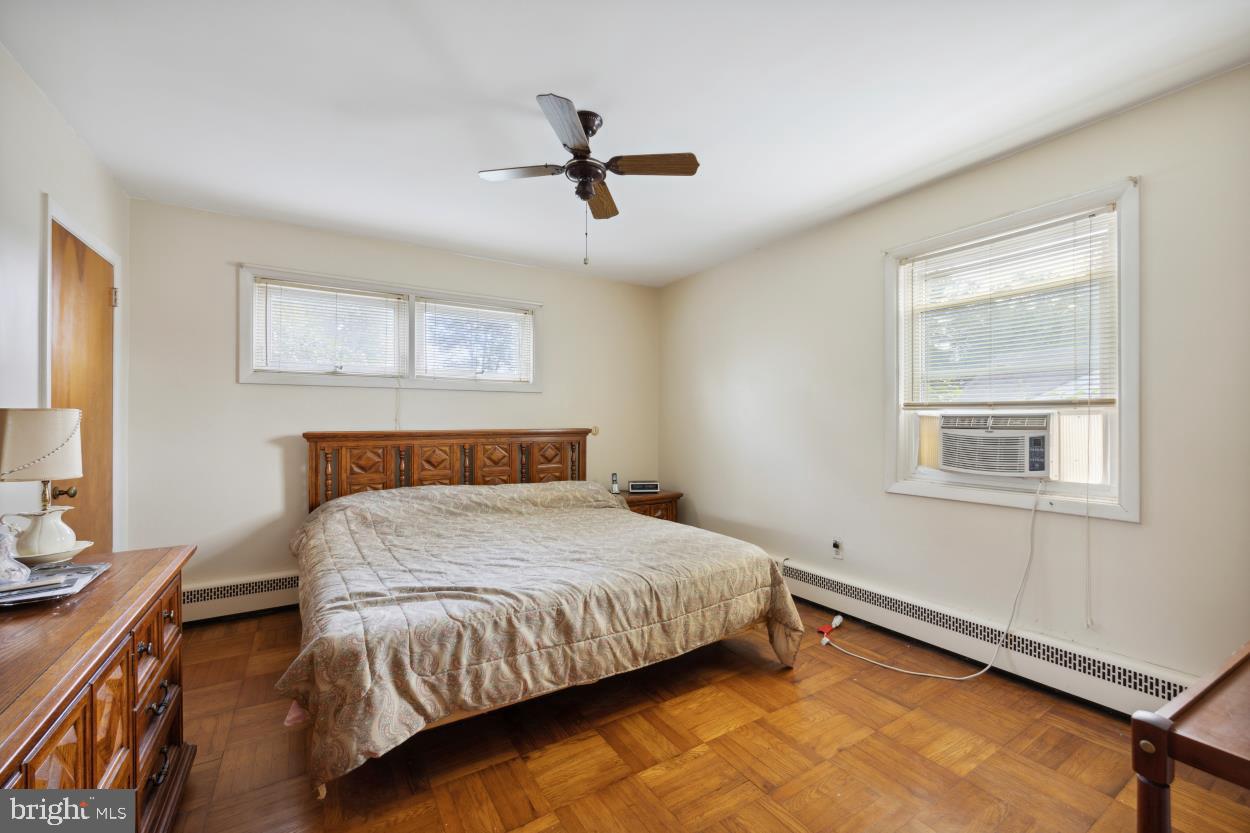 CEDAR HOLLOW - Residential