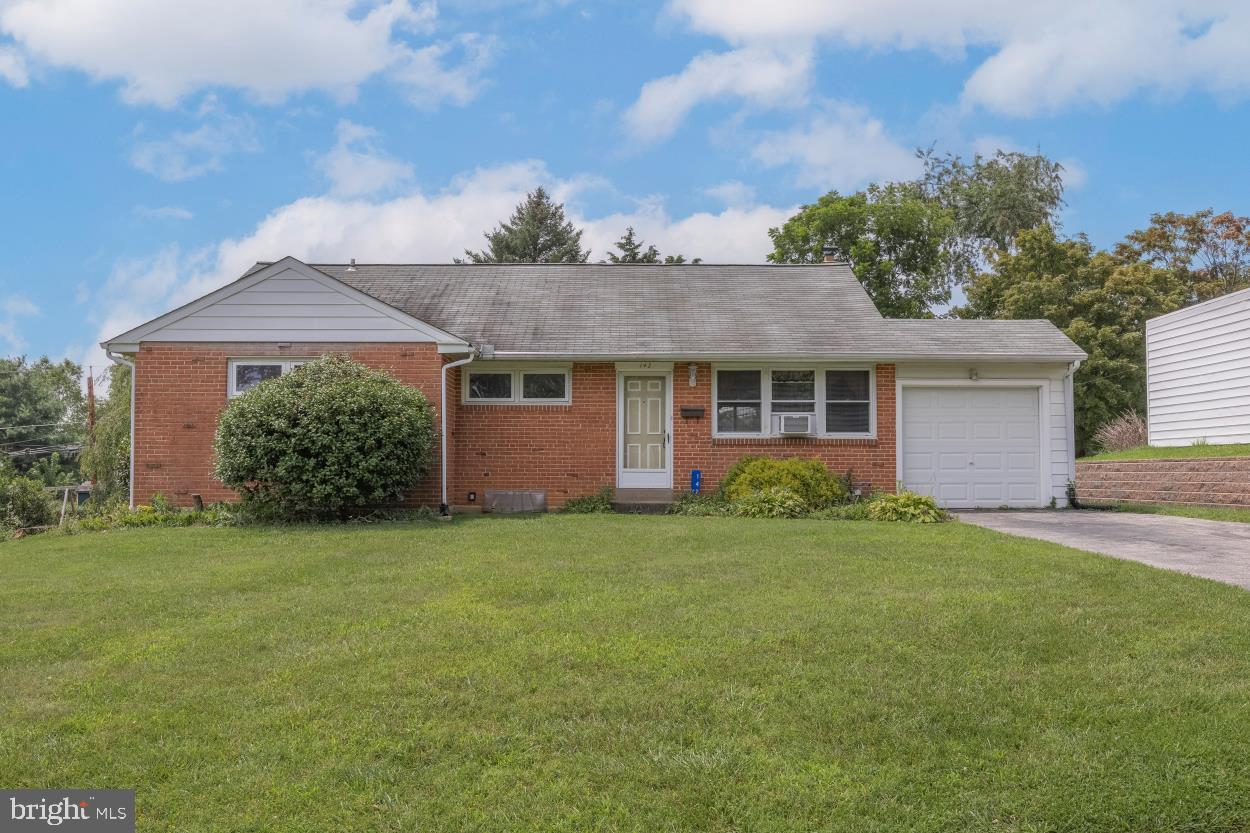 CEDAR HOLLOW - Residential