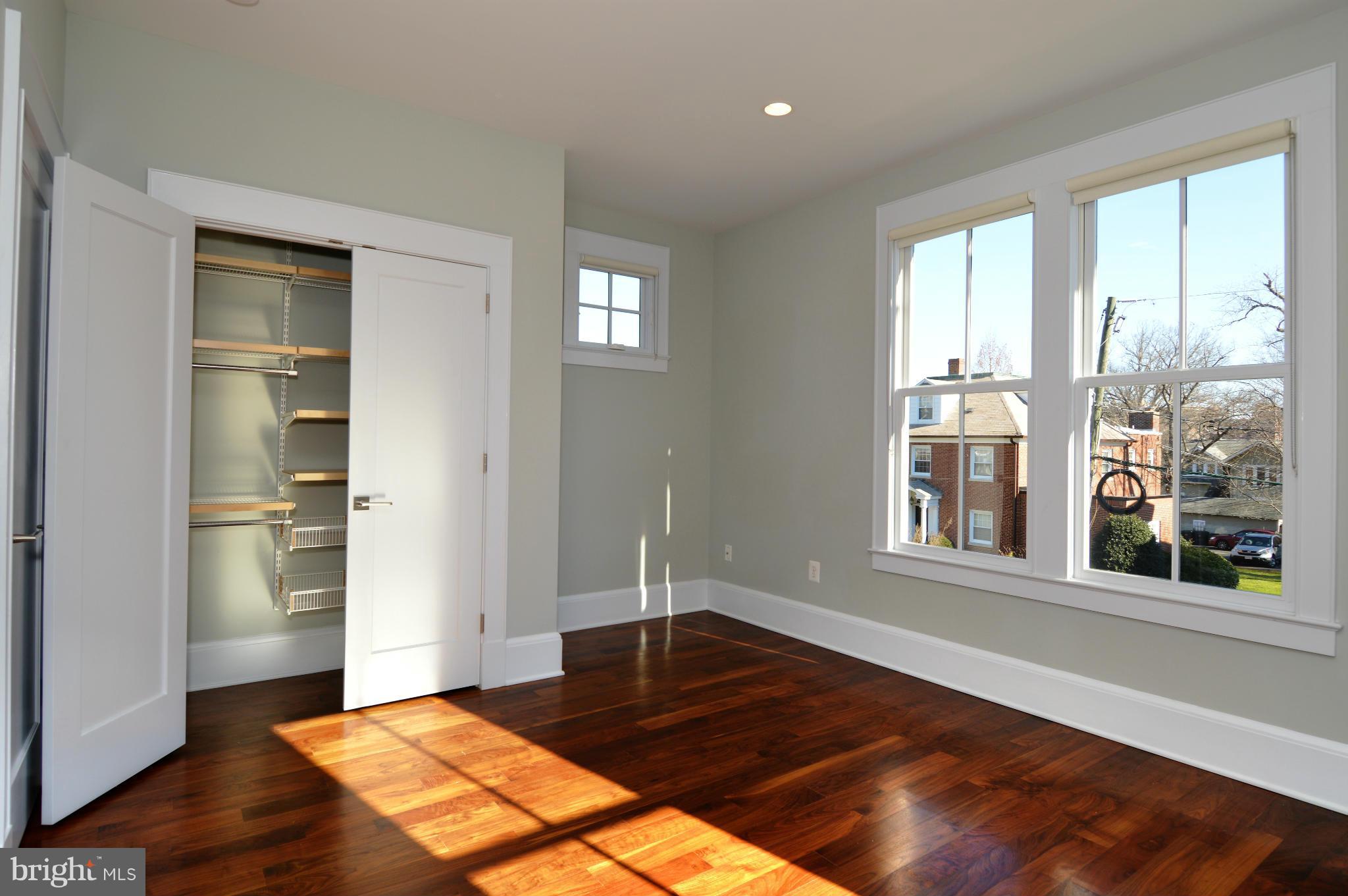 LYON PARK - Residential