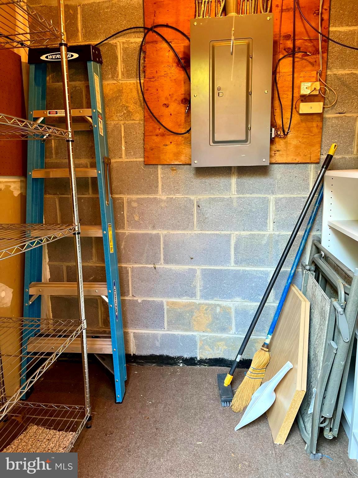 THE PINES - Residential