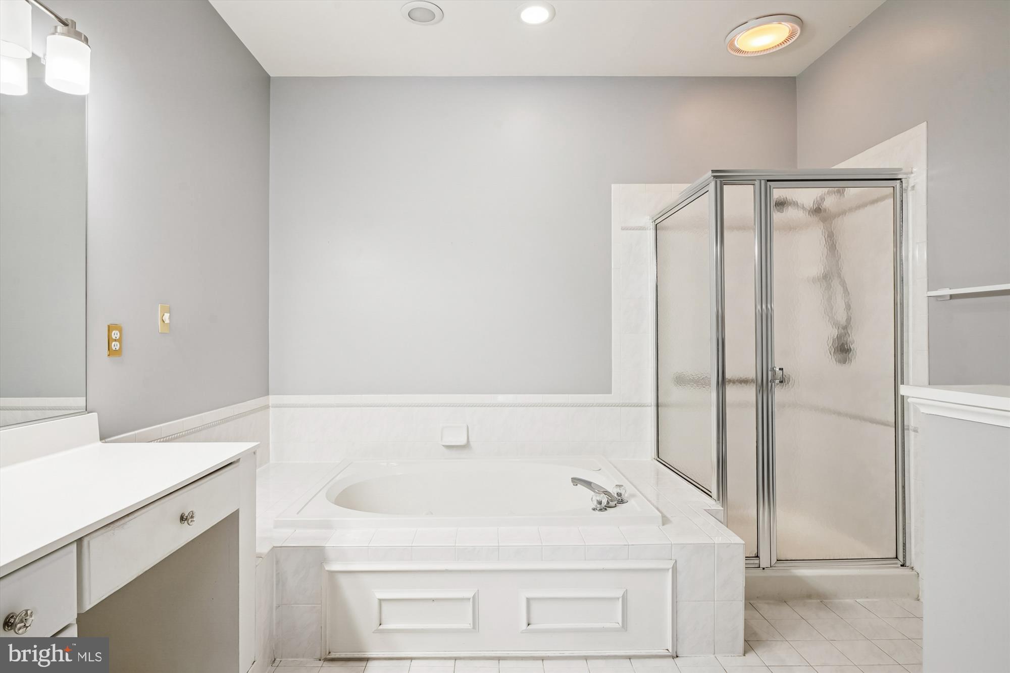 SOUTH RIVER COLONY - Residential