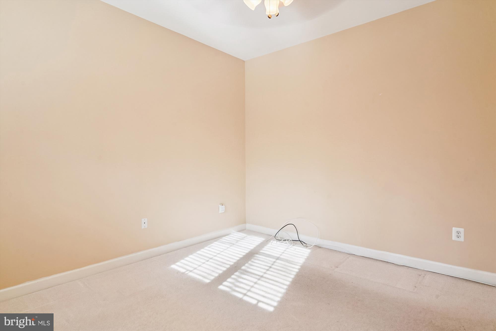 SOUTH RIVER COLONY - Residential