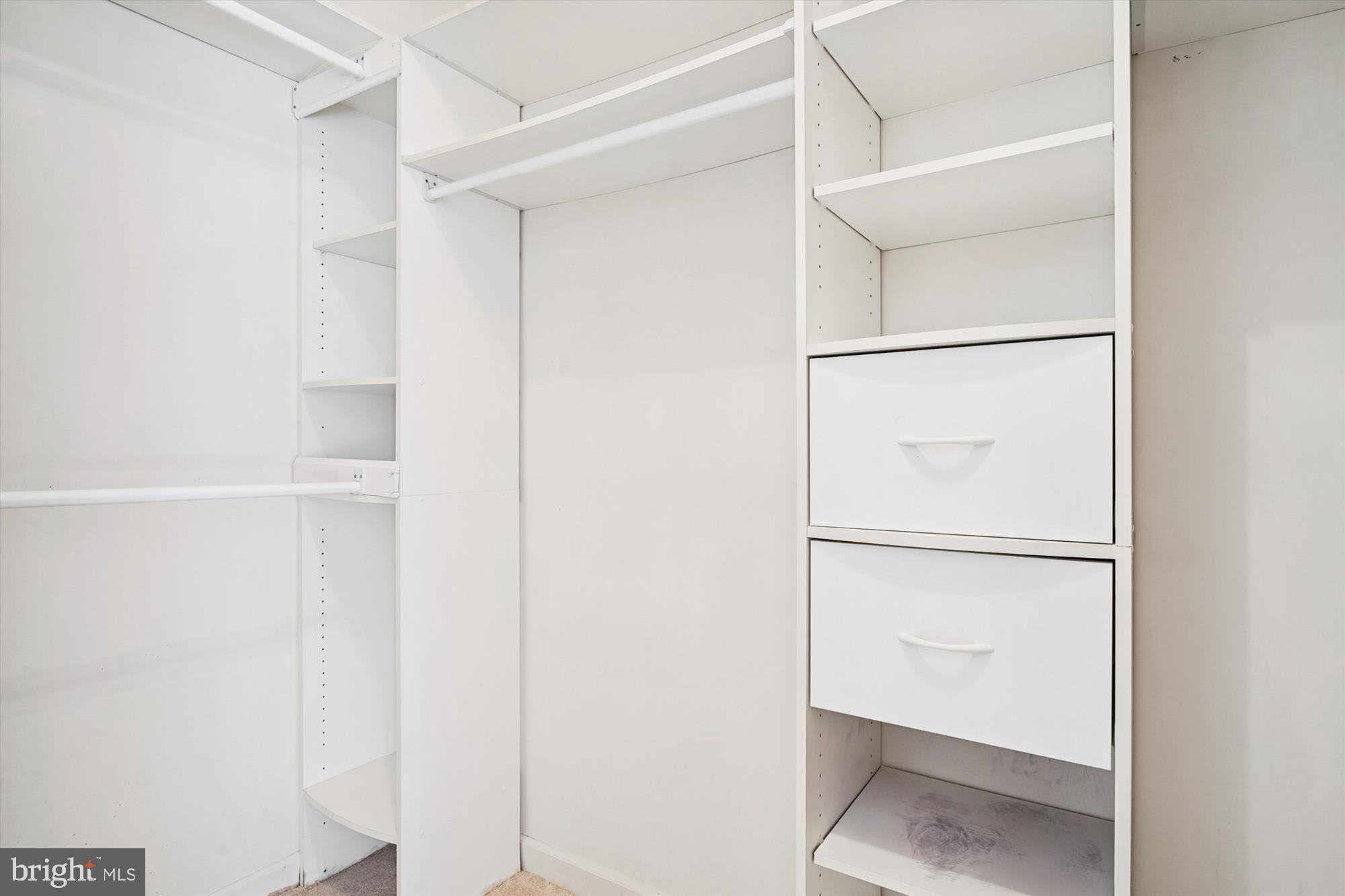 SOUTH RIVER COLONY - Residential