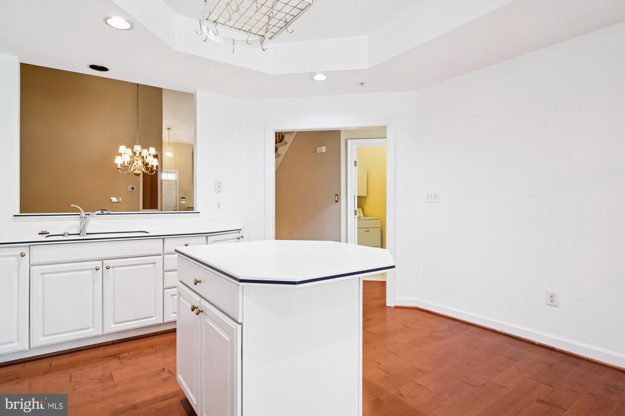 SOUTH RIVER COLONY - Residential