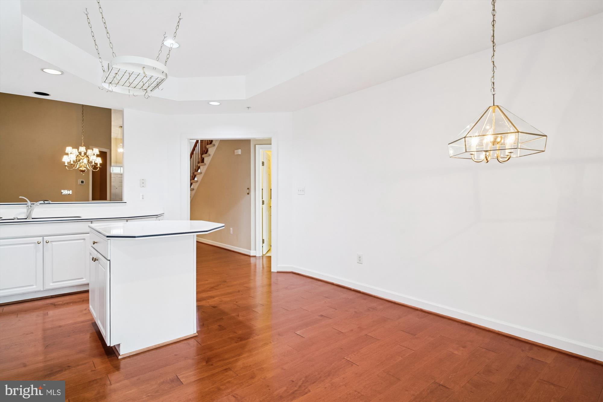 SOUTH RIVER COLONY - Residential