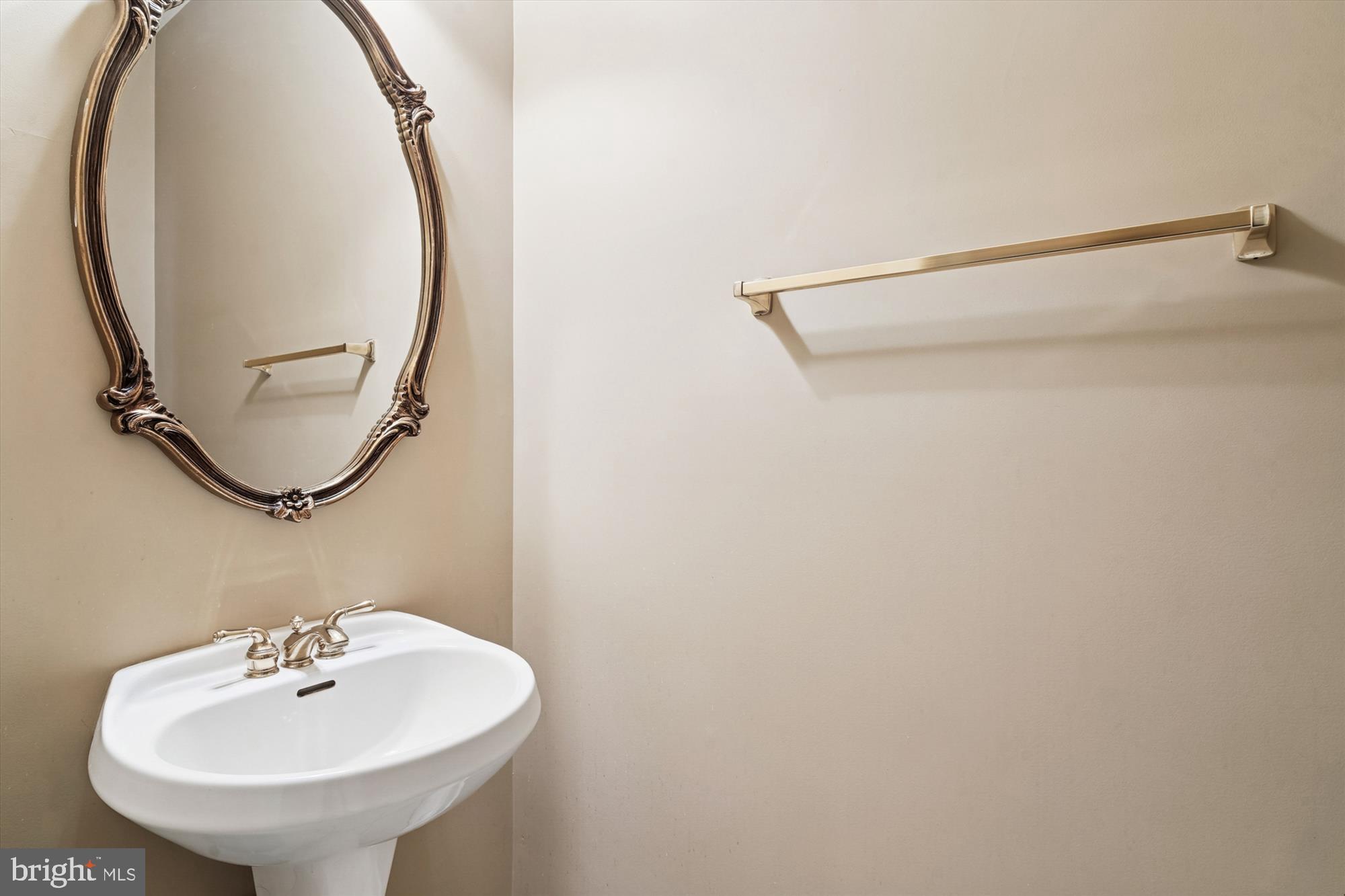 SOUTH RIVER COLONY - Residential