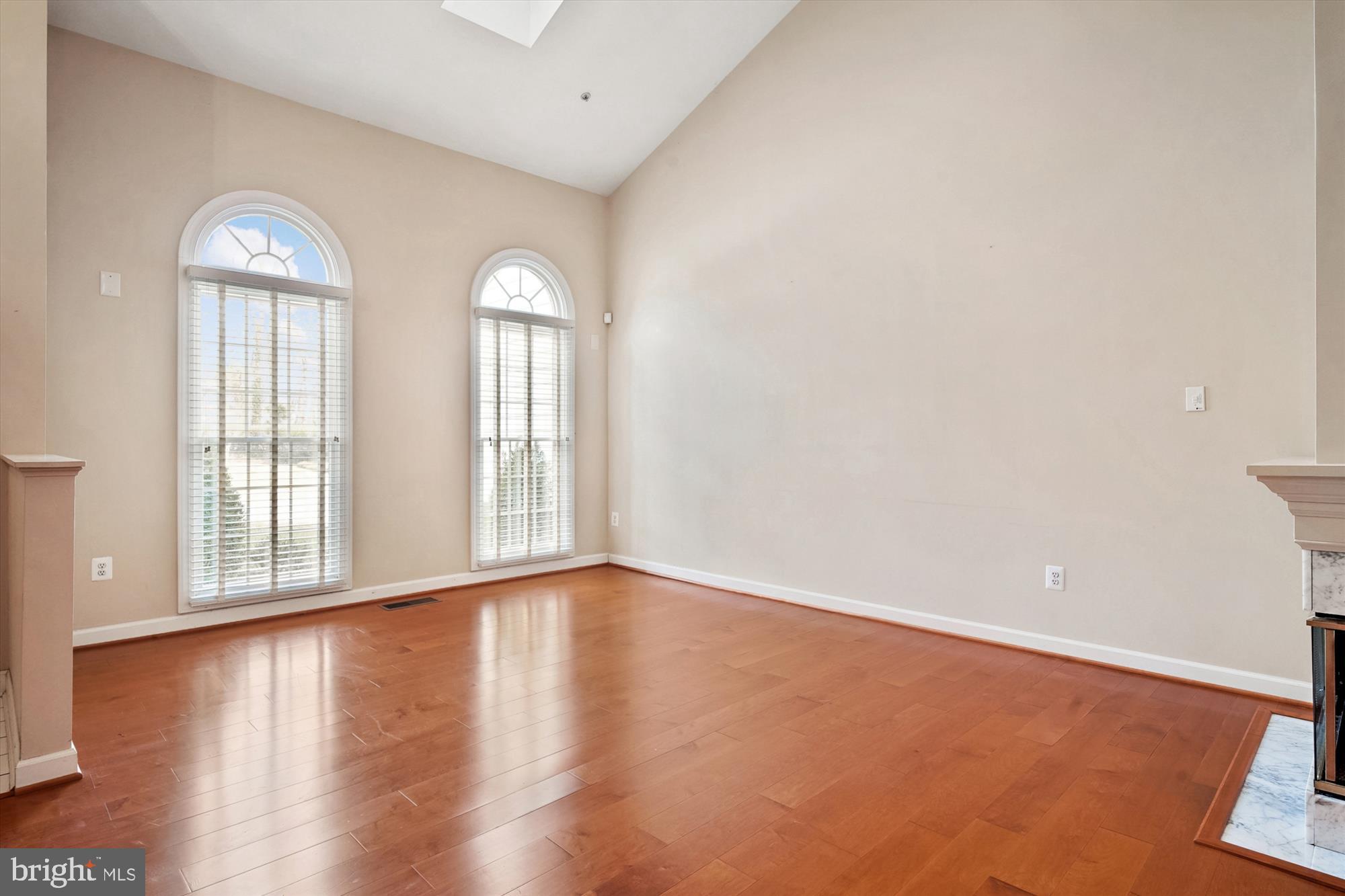 SOUTH RIVER COLONY - Residential