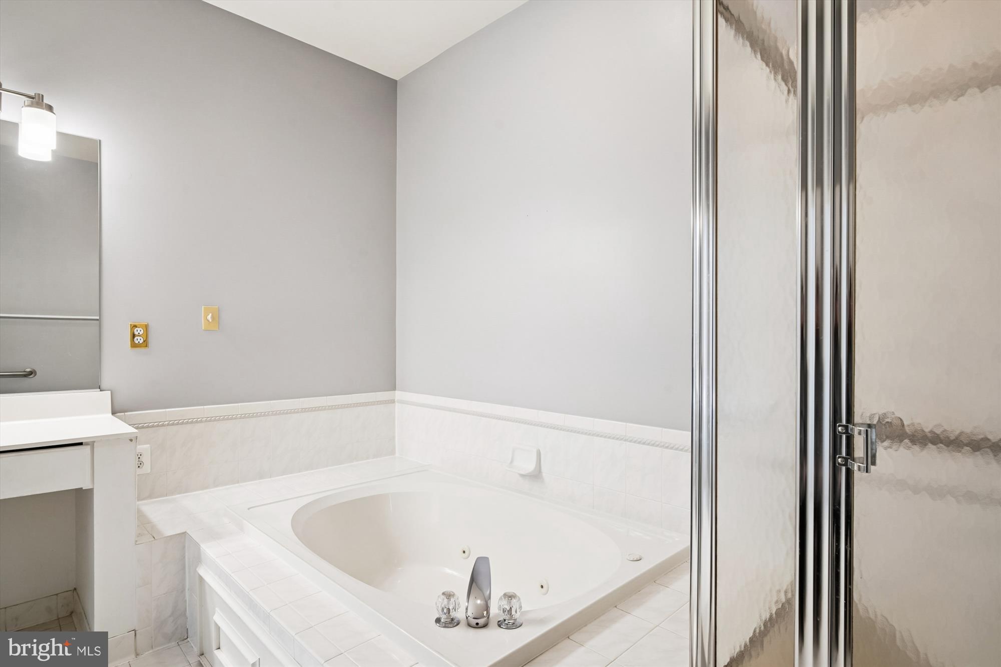 SOUTH RIVER COLONY - Residential