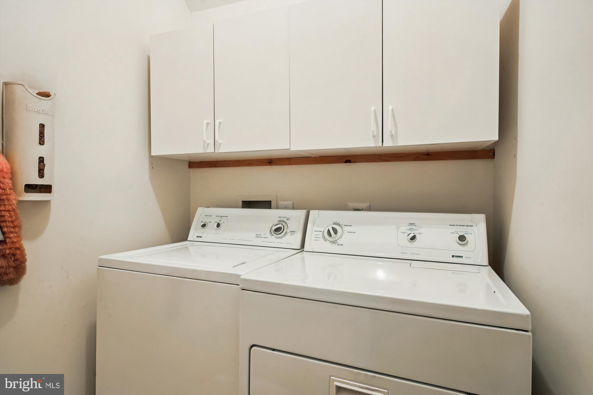 SOUTH RIVER COLONY - Residential