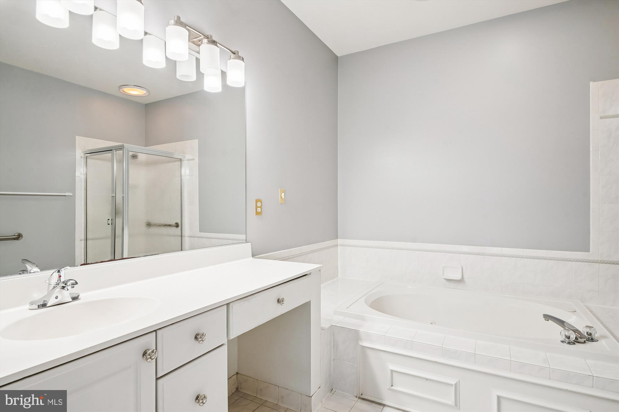 SOUTH RIVER COLONY - Residential