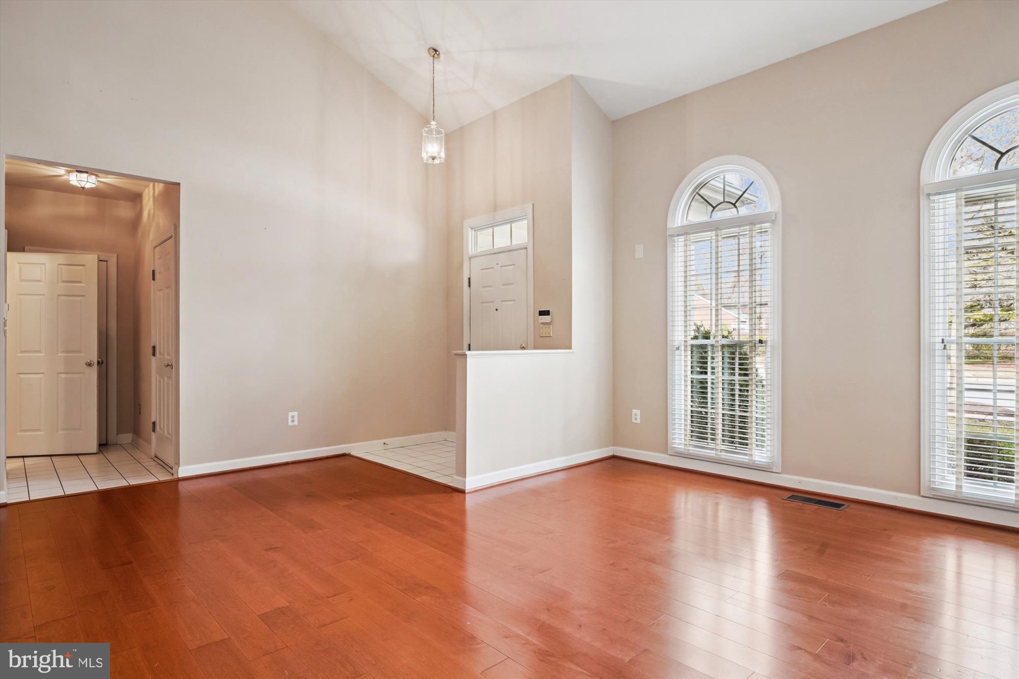 SOUTH RIVER COLONY - Residential