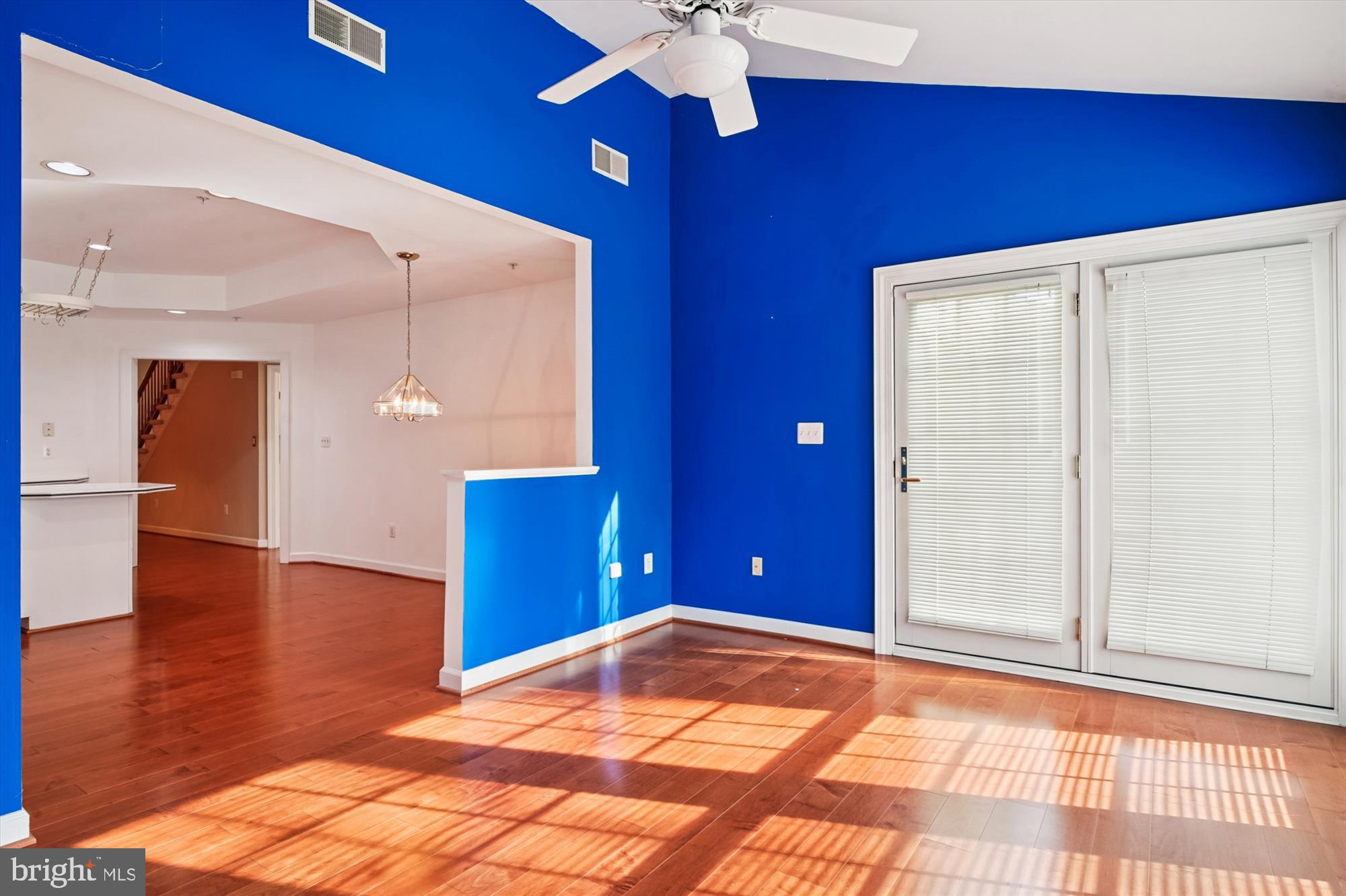 SOUTH RIVER COLONY - Residential