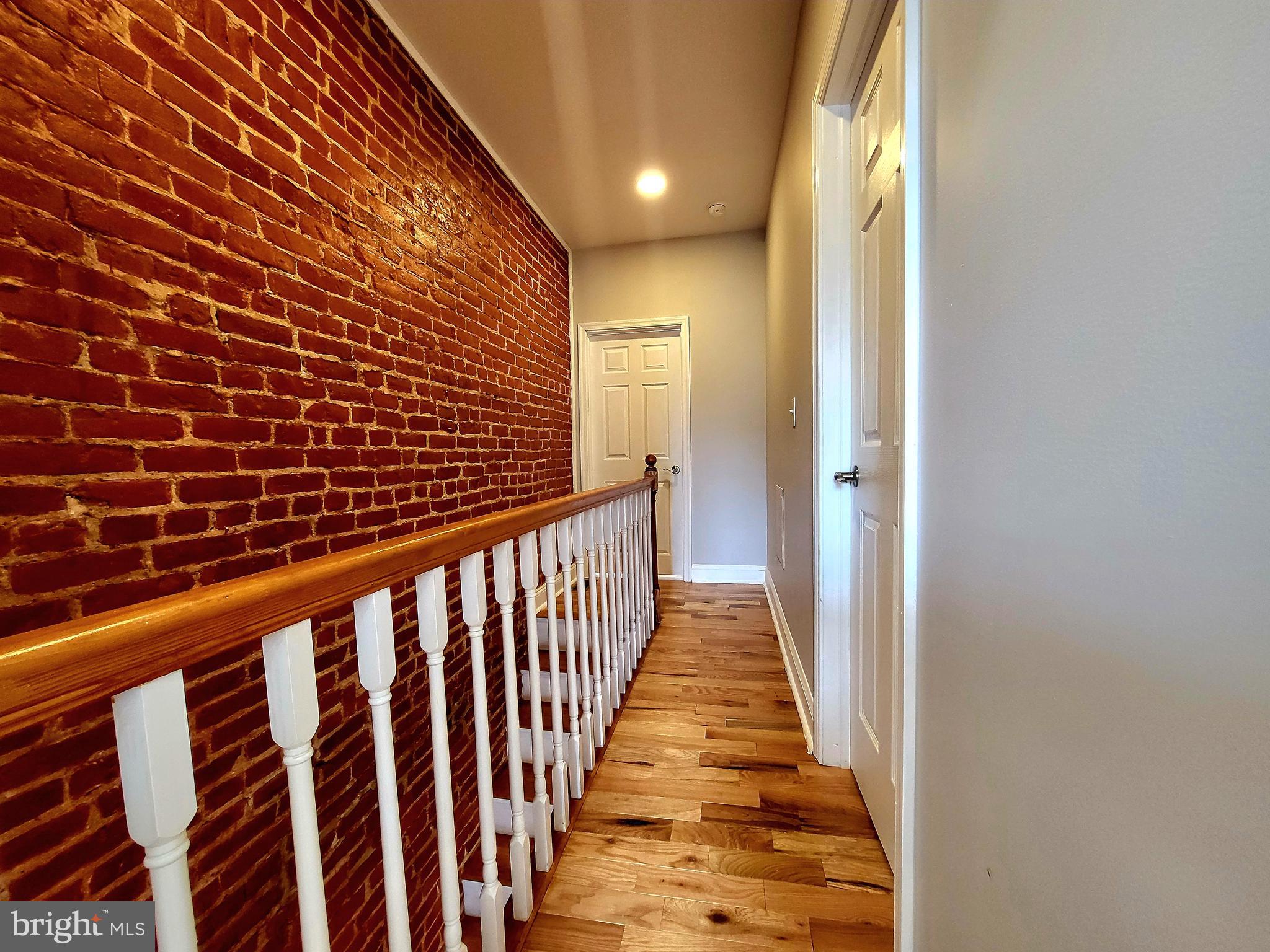 EAST KENSINGTON - Residential