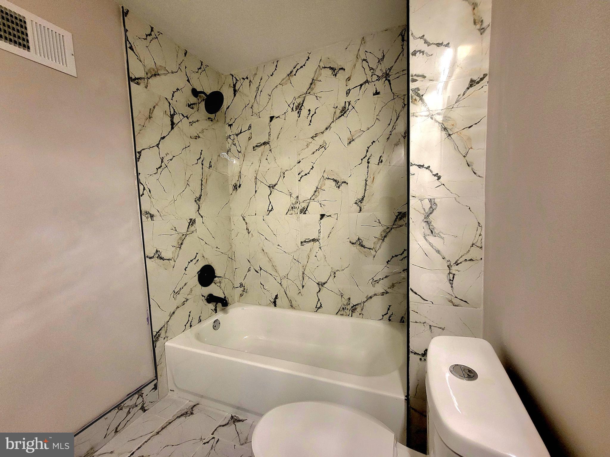 EAST KENSINGTON - Residential