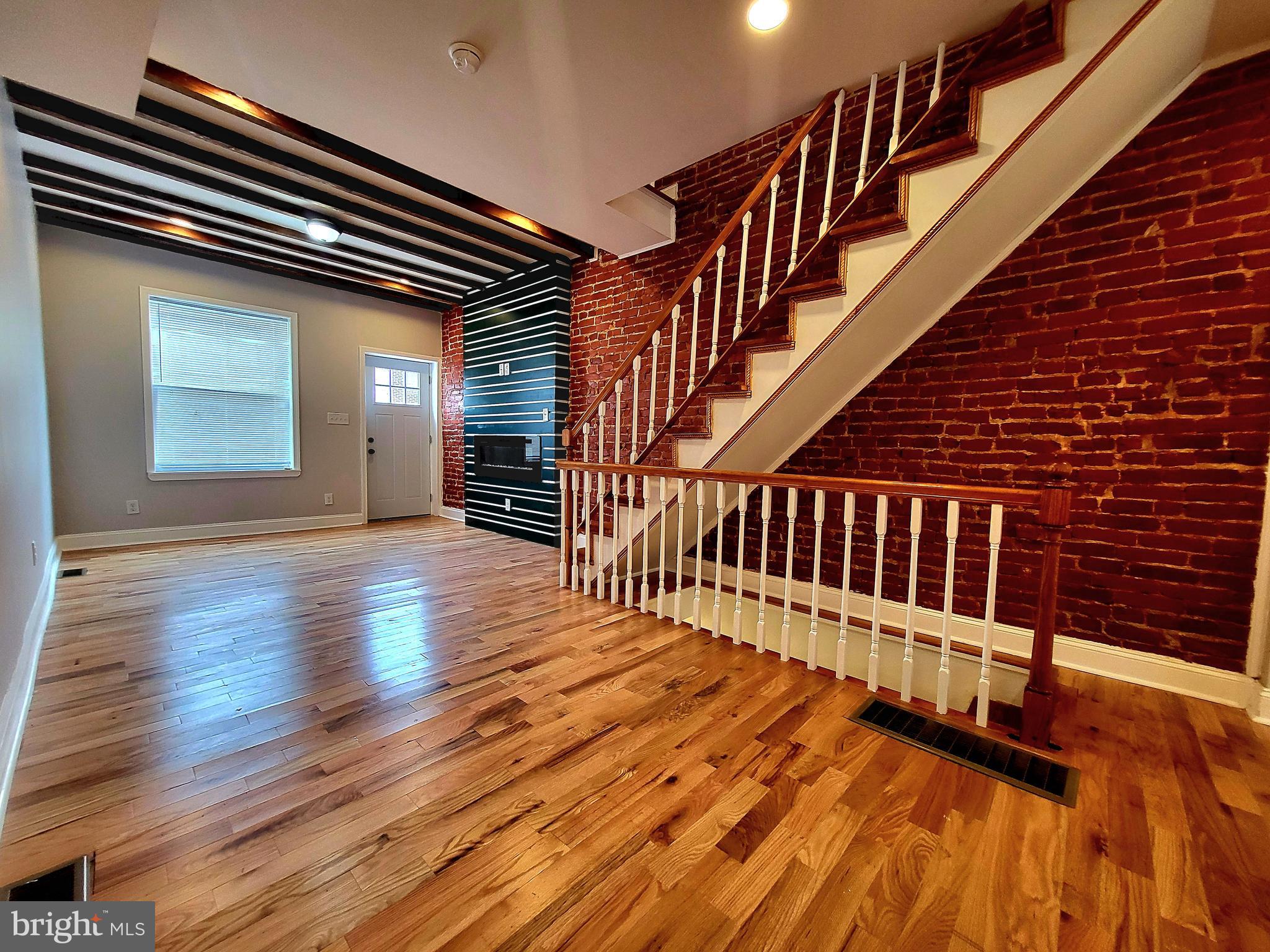 EAST KENSINGTON - Residential