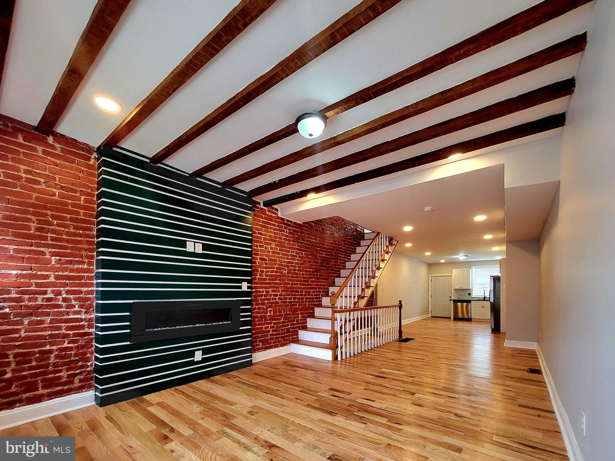 EAST KENSINGTON - Residential