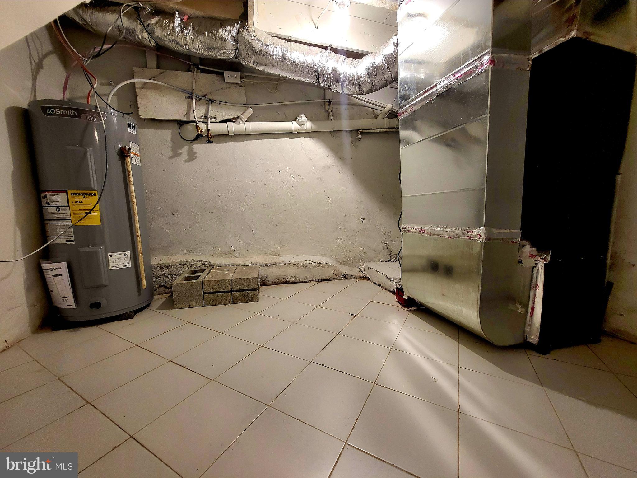 EAST KENSINGTON - Residential