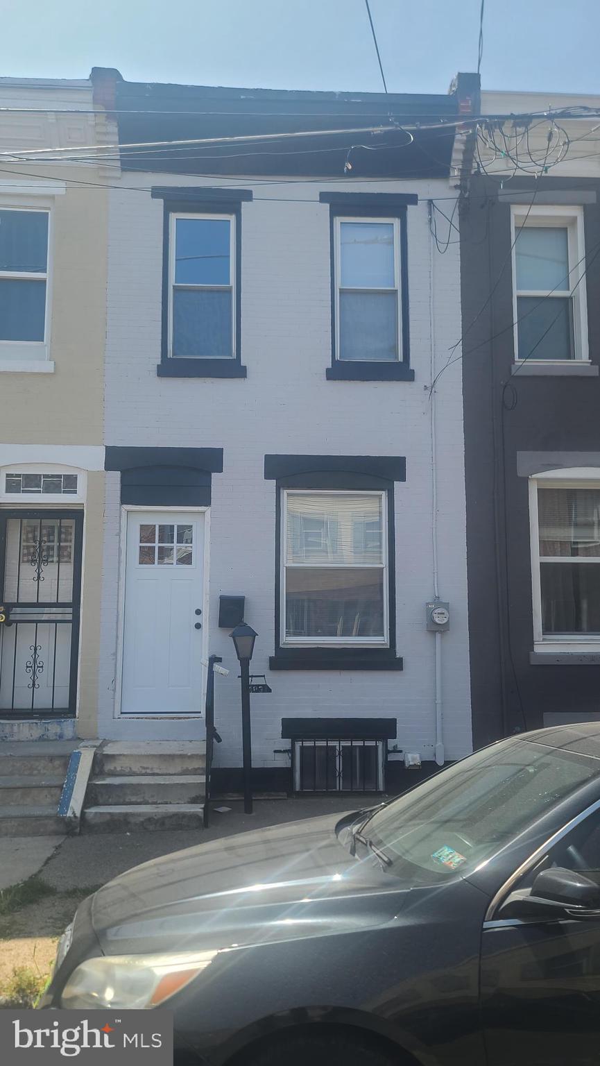 EAST KENSINGTON - Residential