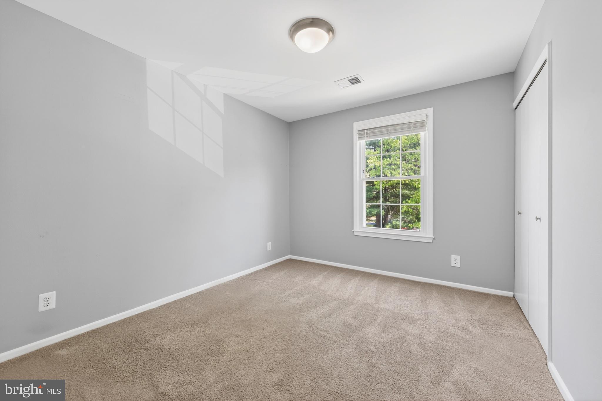 LAKE BRADDOCK - Residential