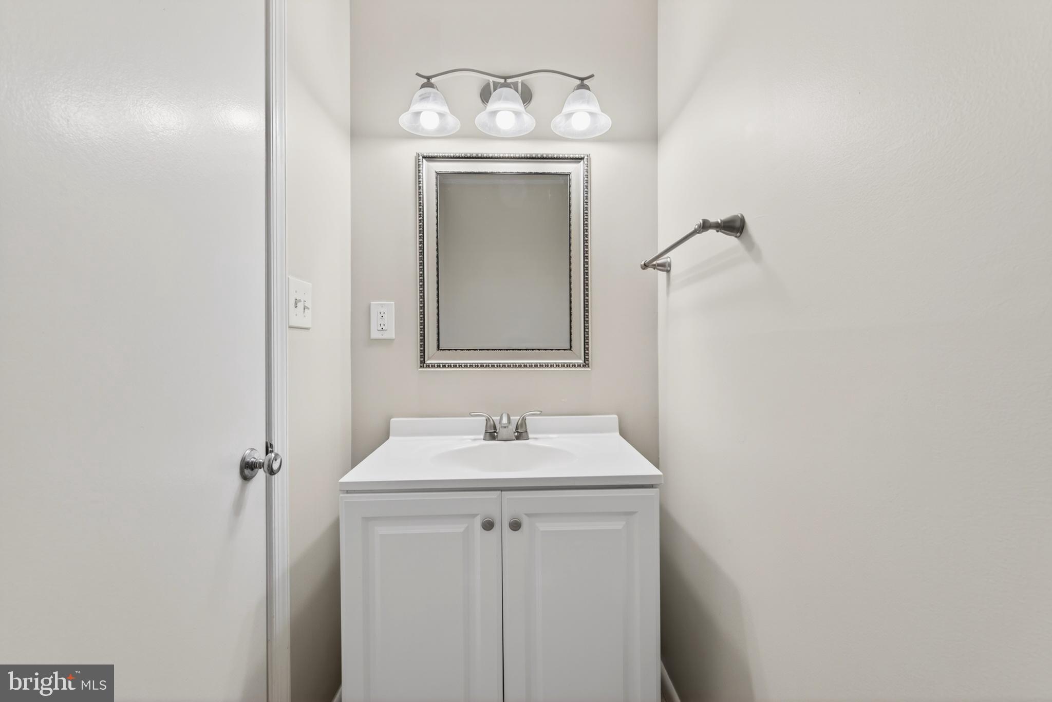 LAKE BRADDOCK - Residential