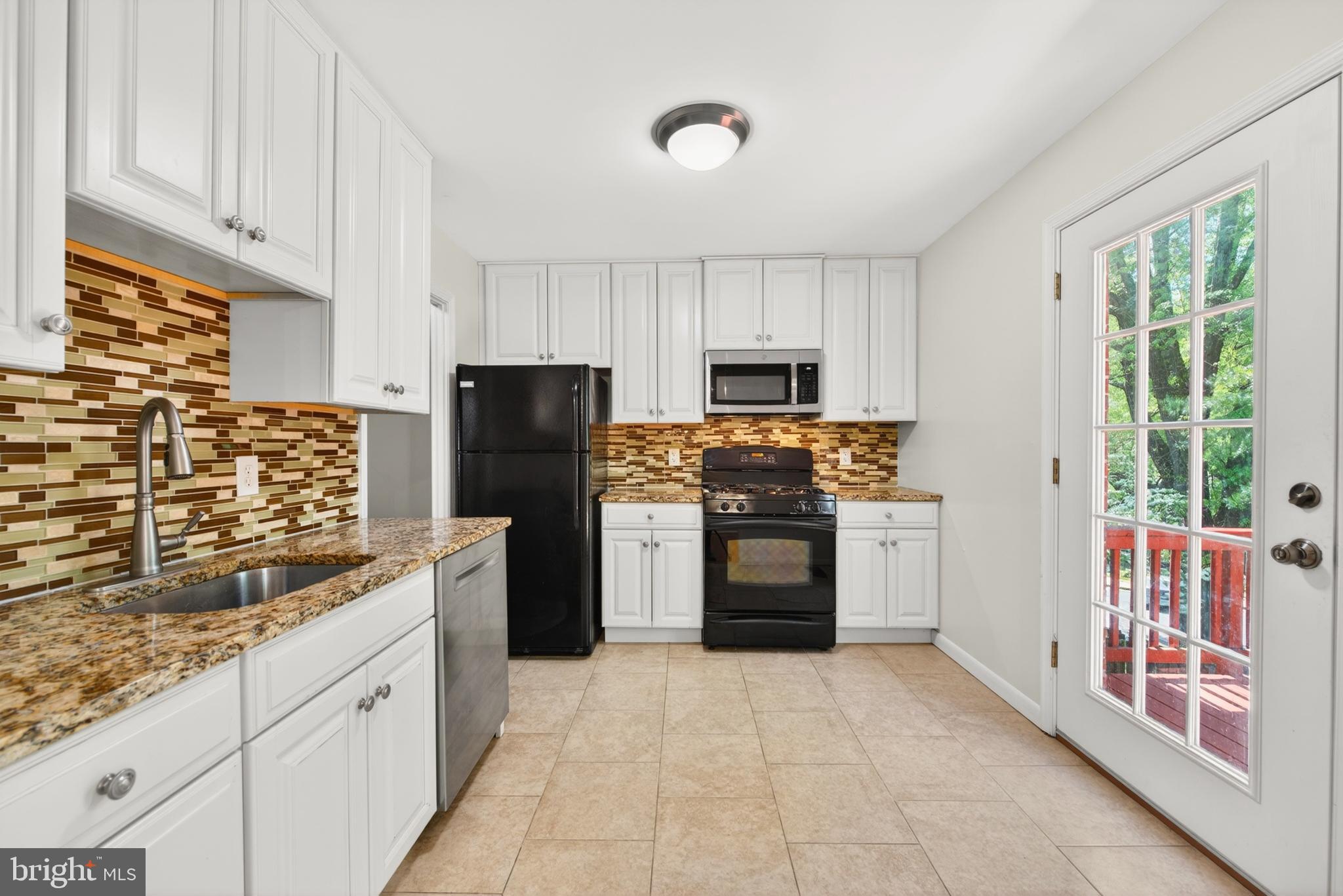 LAKE BRADDOCK - Residential