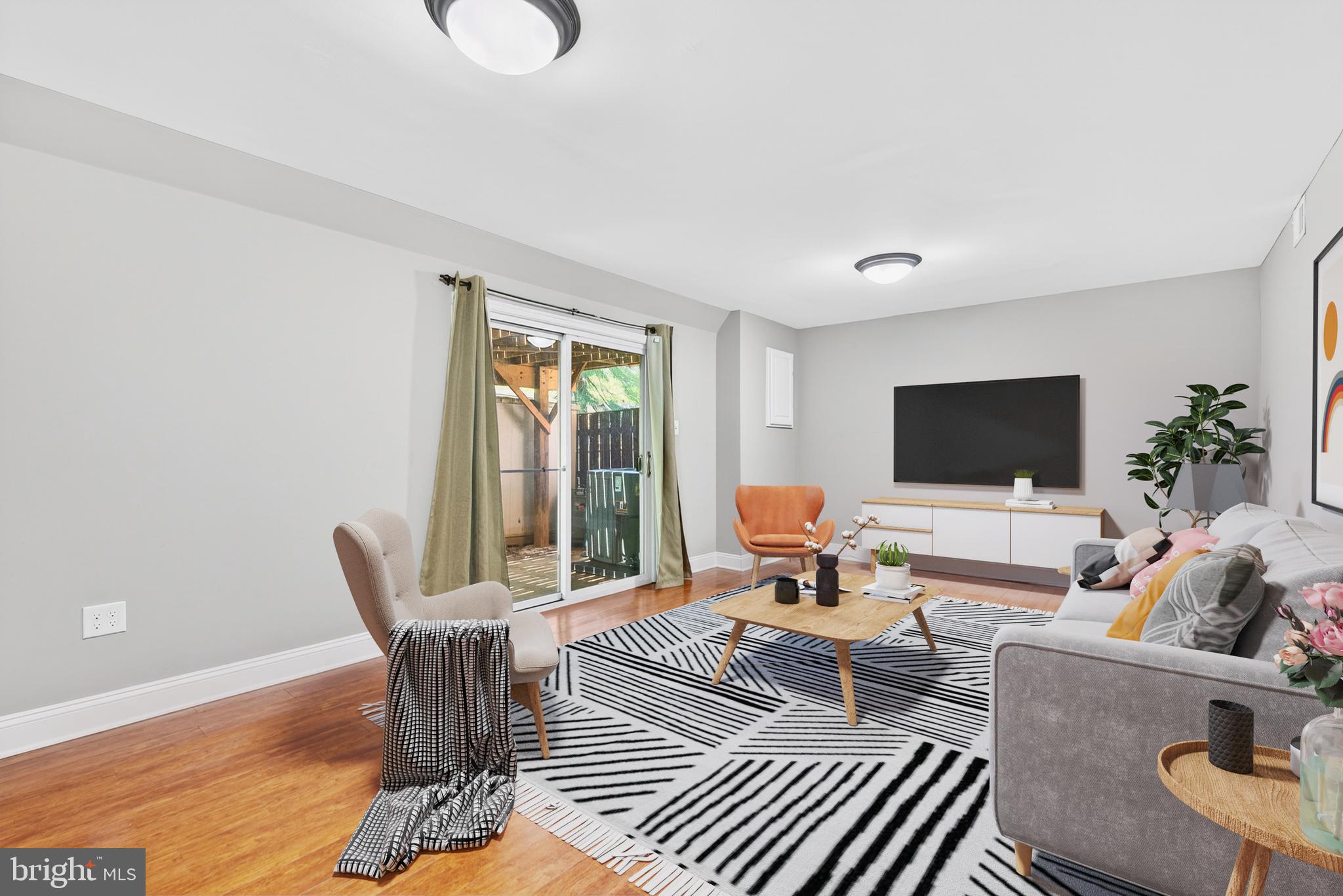 LAKE BRADDOCK - Residential