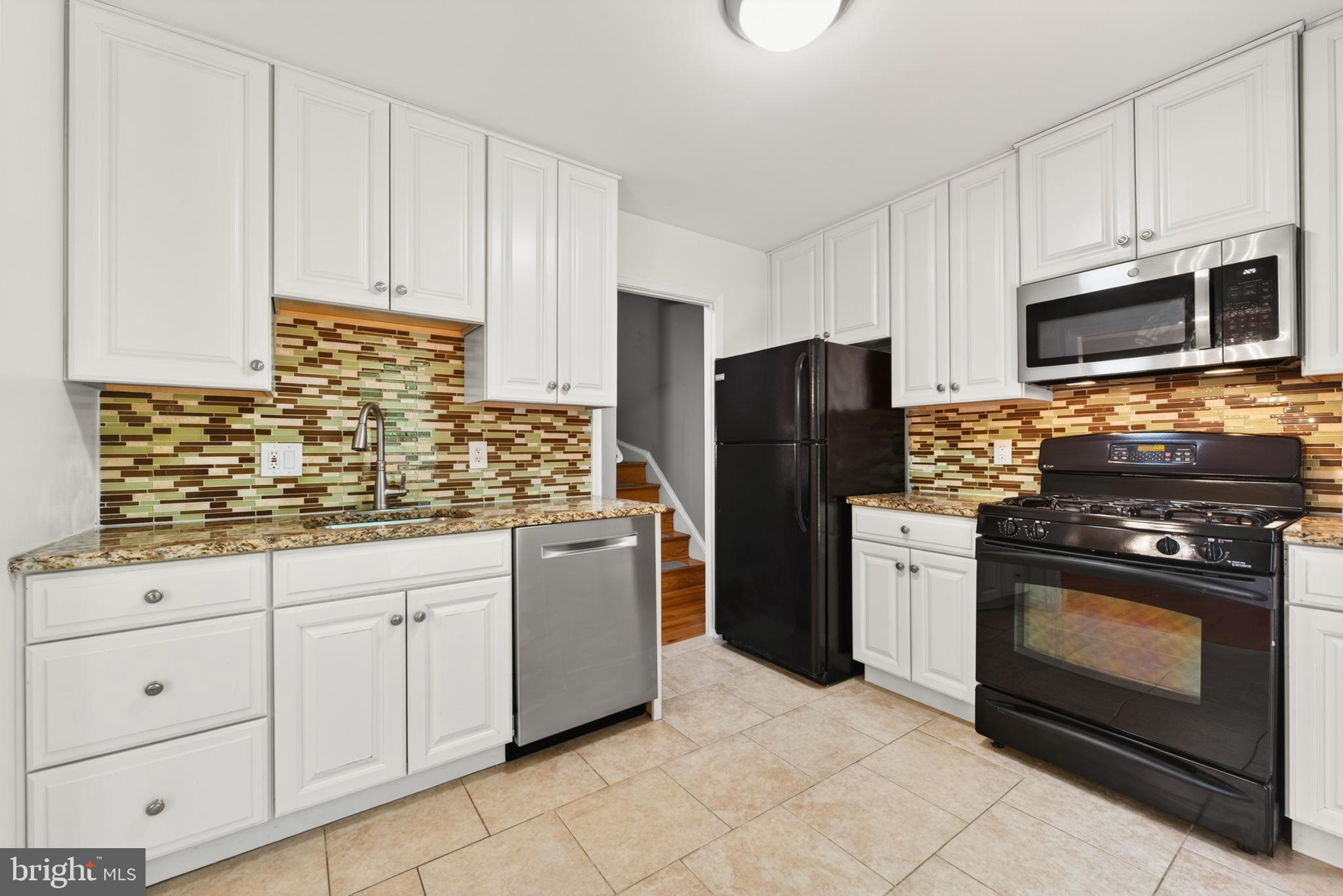 LAKE BRADDOCK - Residential