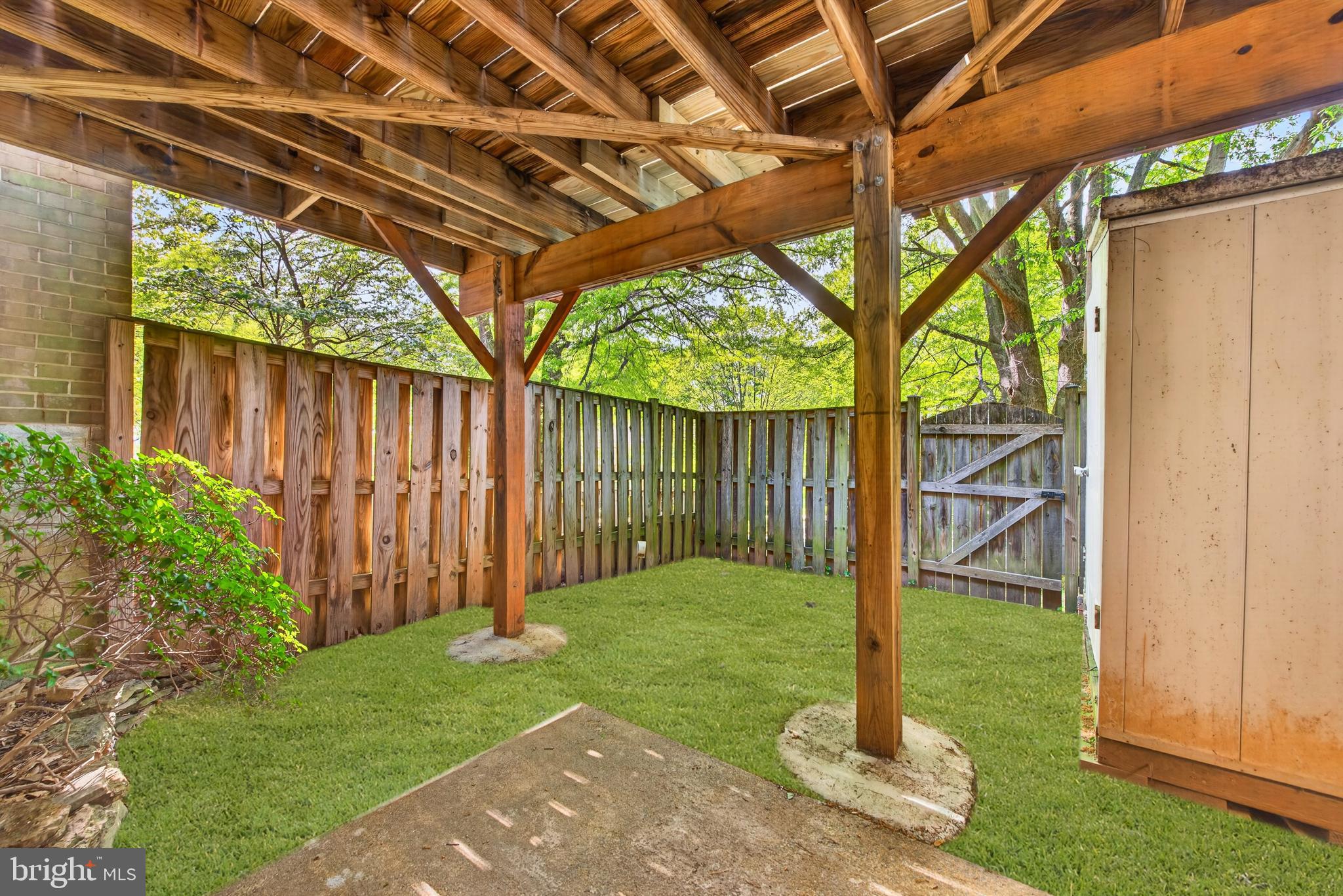 LAKE BRADDOCK - Residential