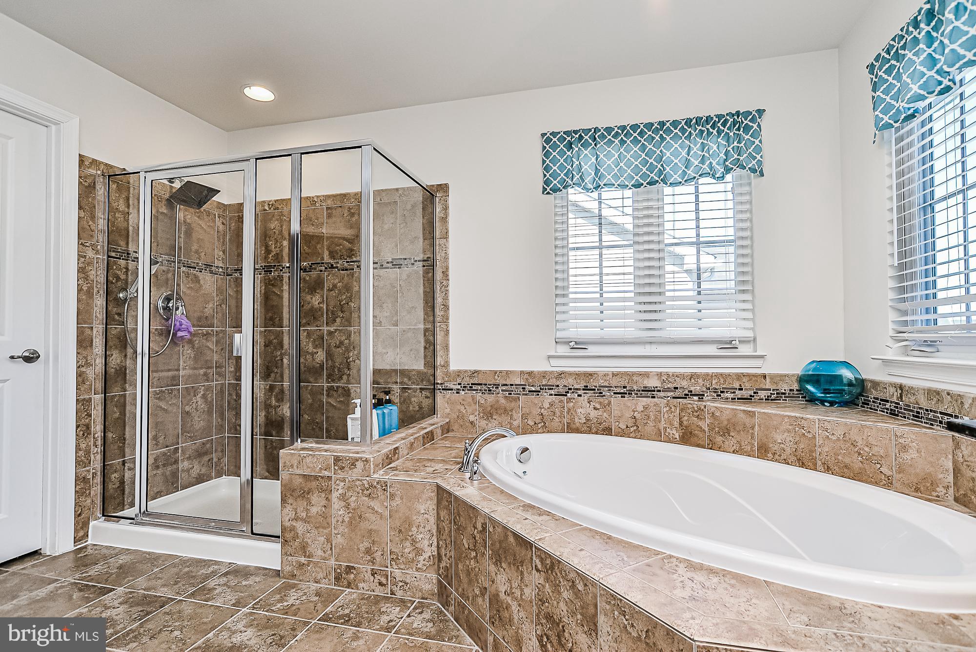 SEVEN HILLS - Residential