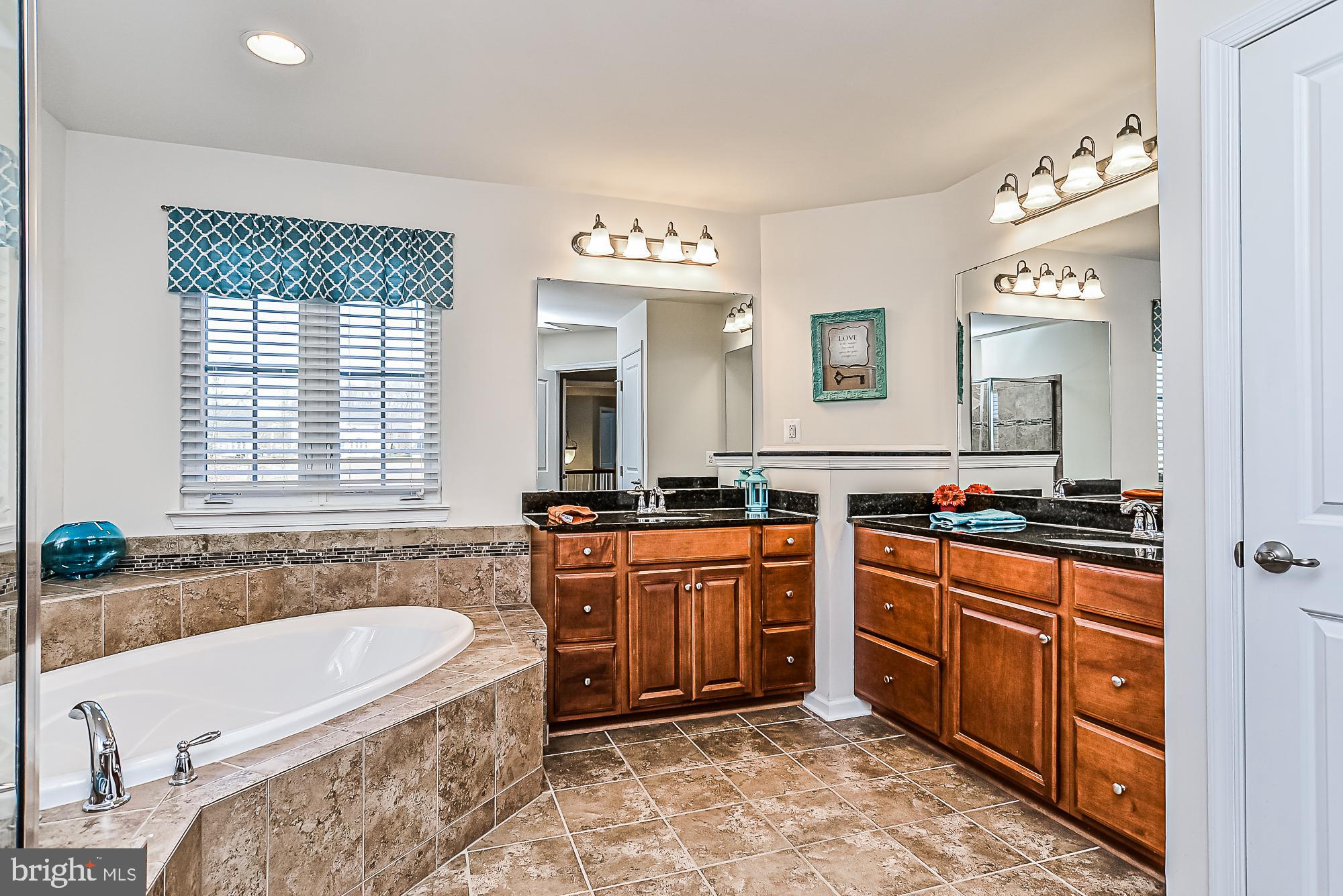 SEVEN HILLS - Residential