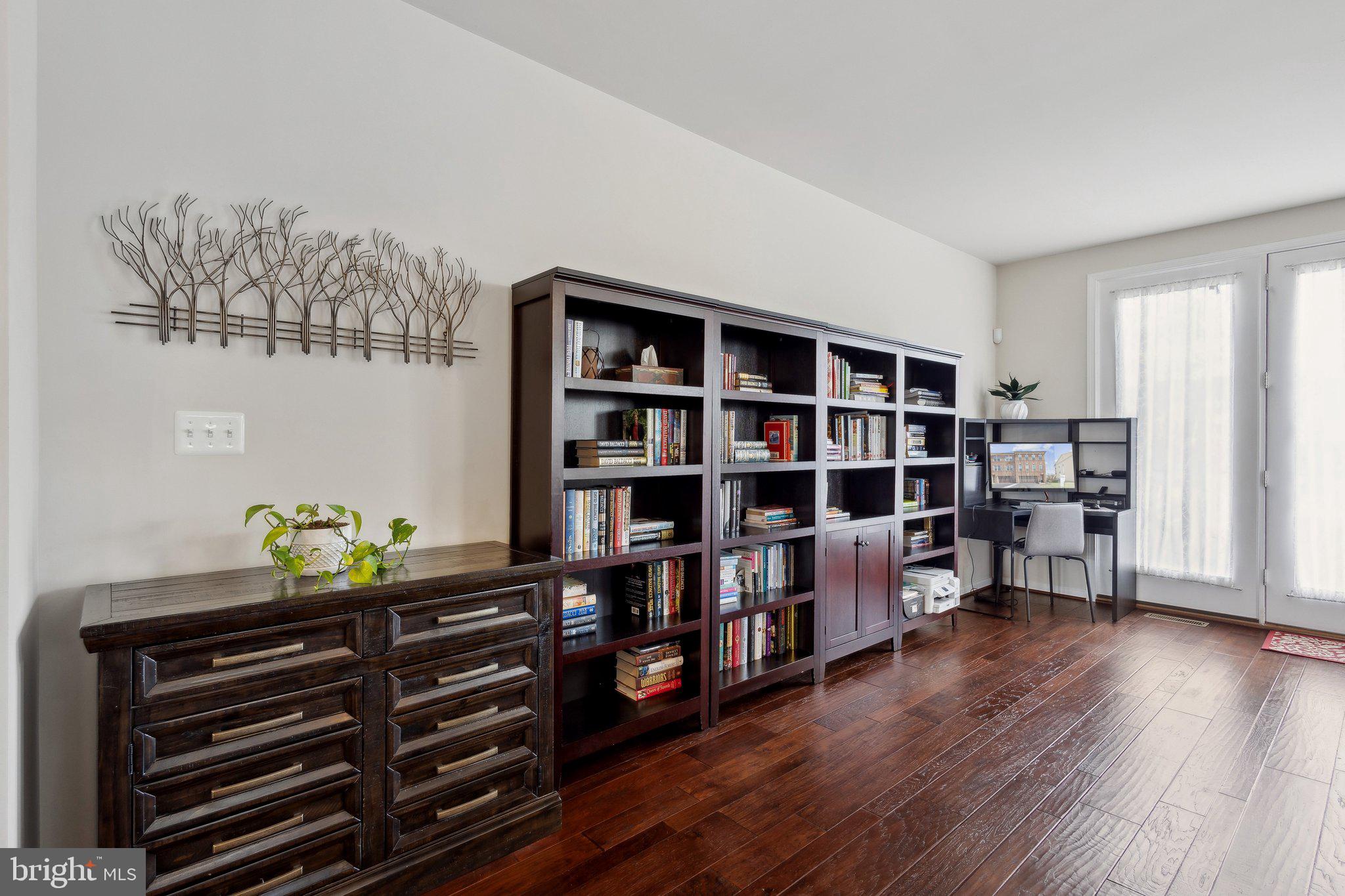 6711 PINCHOT LANE