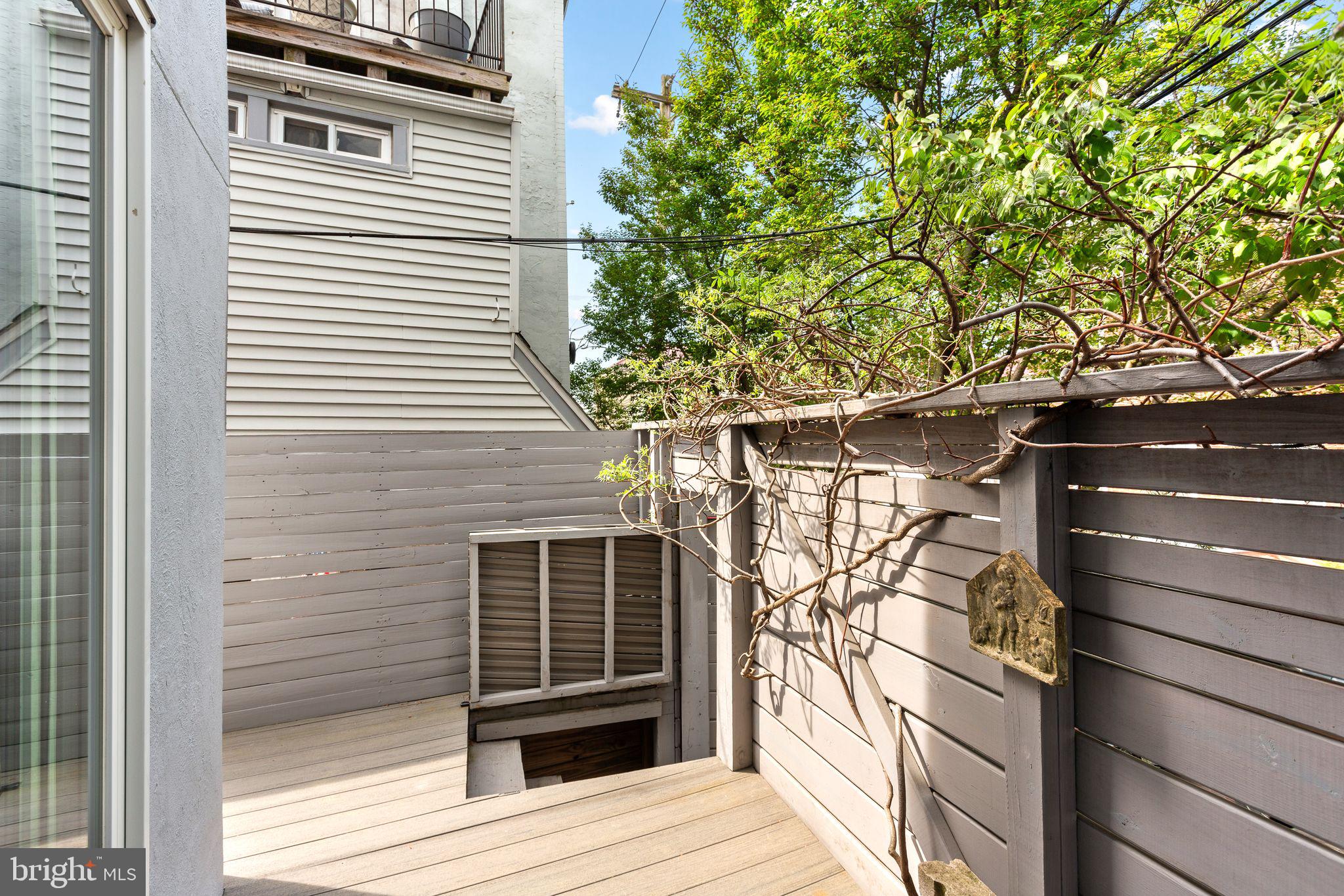 FAIRMOUNT - Residential
